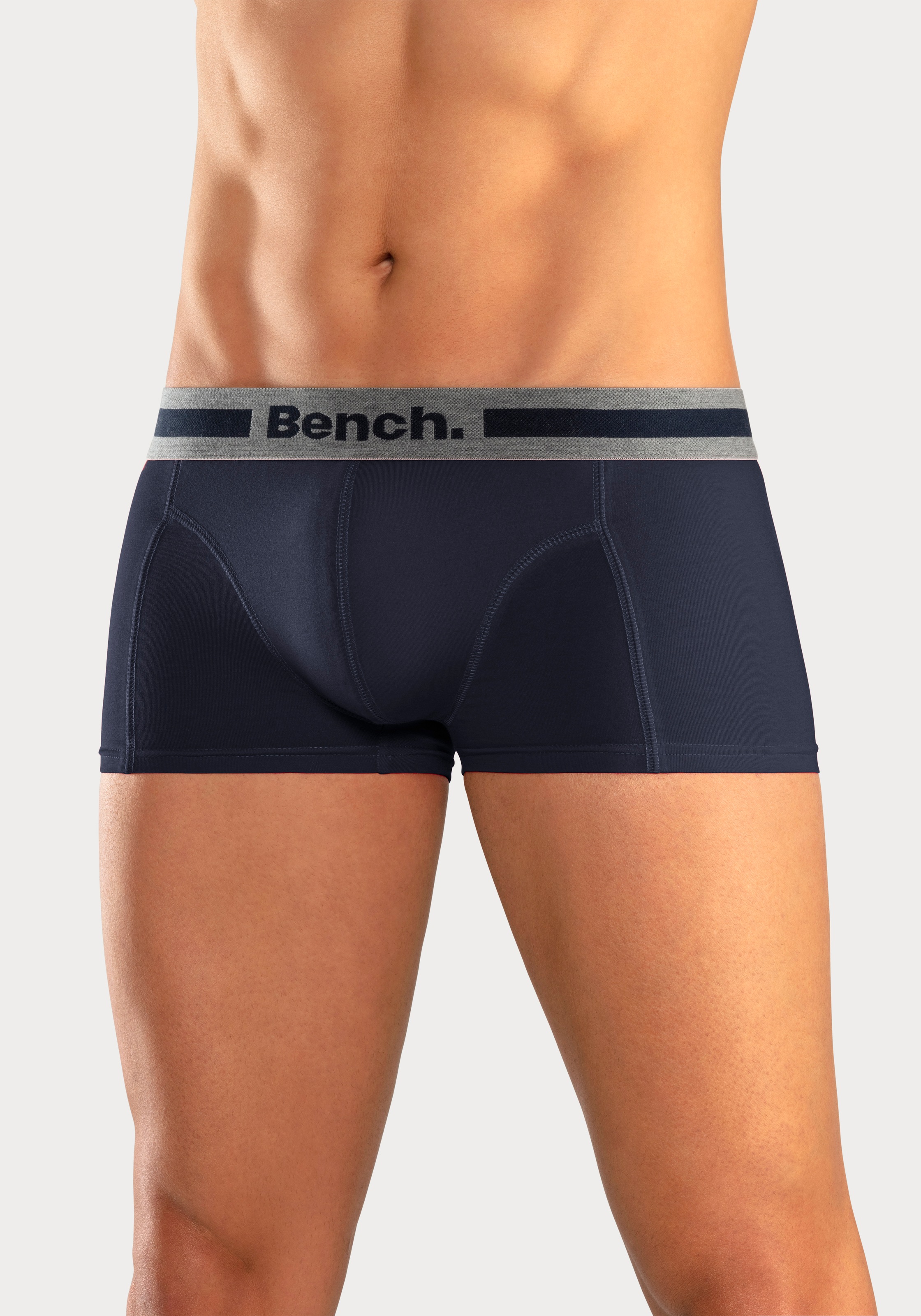 Bench. Hipster, (Packung, 4 St.), knapp sitzende Boxershorts aus Baumwollmischung