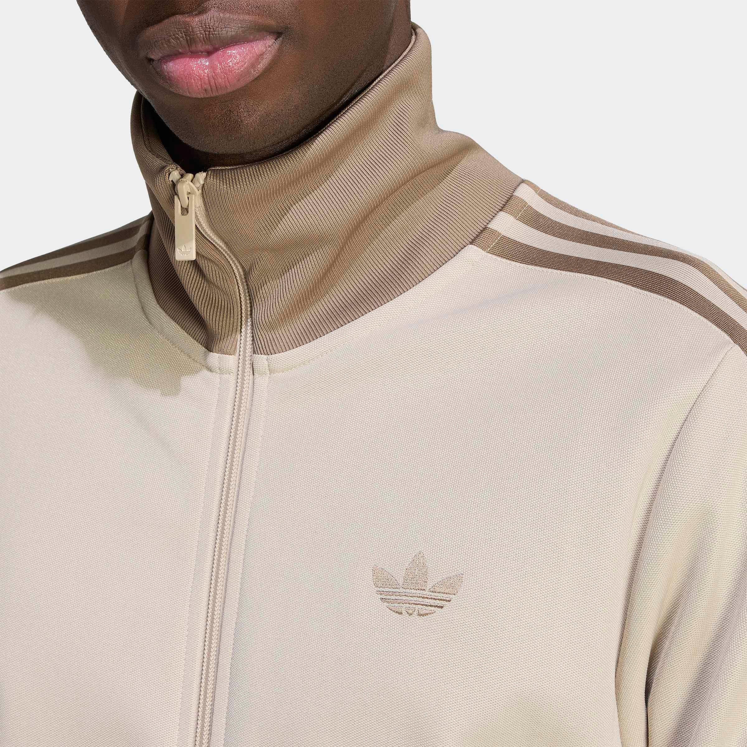 adidas Originals Trainingsjacke »BECKENBAUER TT« mit Rundhalsausschnitt, aus Baumwolle und Polyester, in normaler Länge