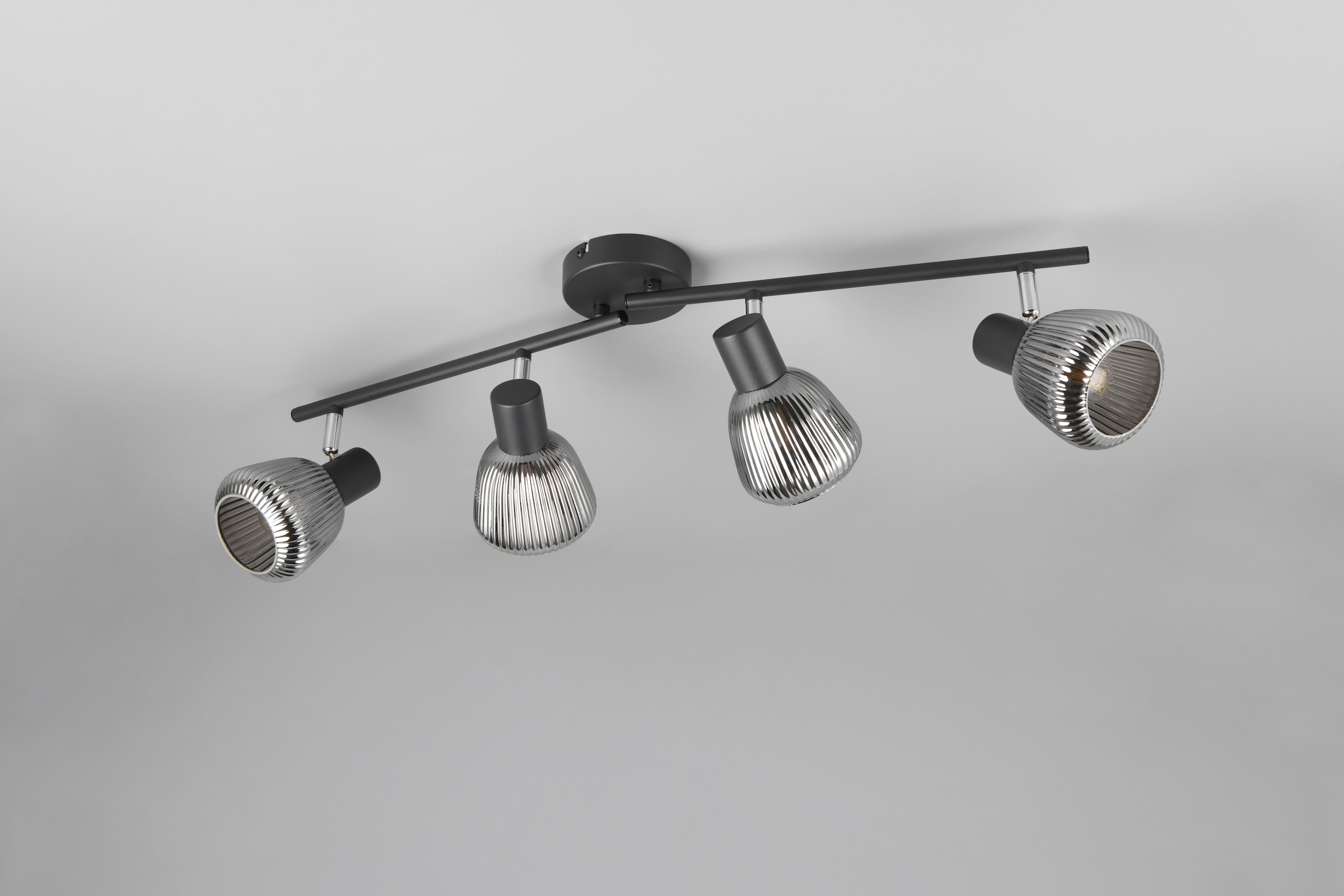 TRIO Leuchten Deckenstrahler »TARIFA, 4-flammiger Deckenspot mit Glasschirm, exkl 4xE14 max 10W« E14 1 Stk. warmweiß - kaltweiß Glasschirm in Riffeloptik leicht verspiegelt, verstellbare Spots