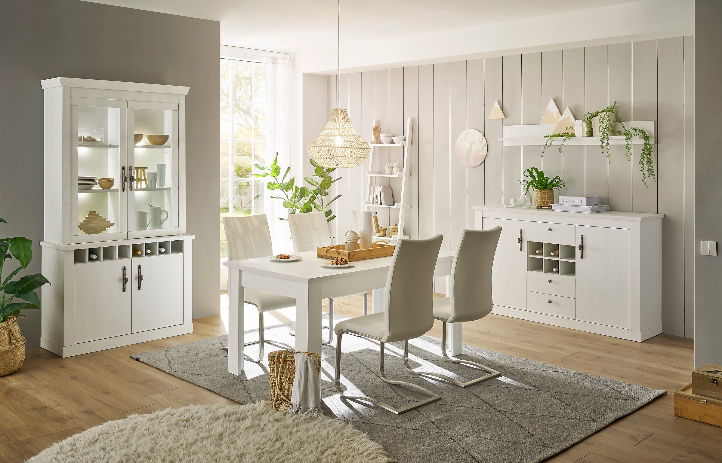 Home affaire Vitrine »RAVENNA«, im romantischen Landhausstil, Griffe aus Metall, Höhe 207 cm