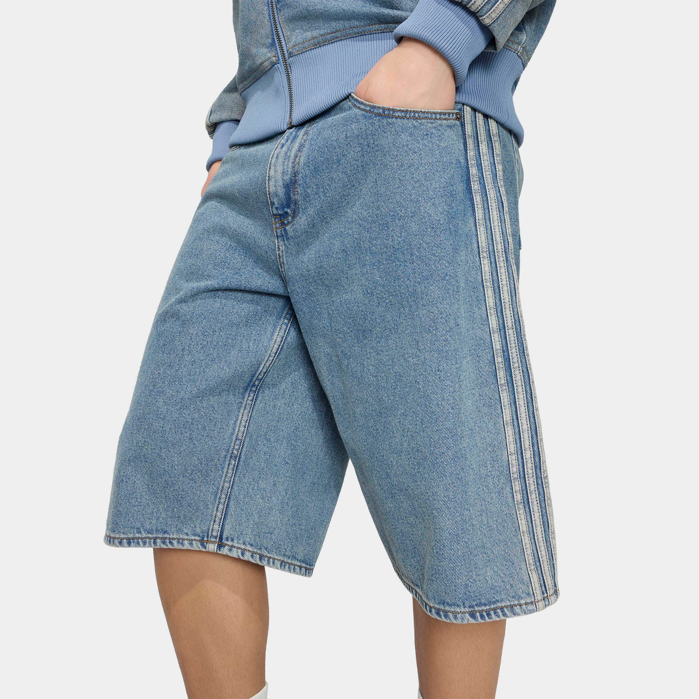 adidas Originals Shorts »FIREBIRD ADICOLOR DENIM-JORTS MITTELHOHER BUND BEIN GERADE GESCHNITTEN«