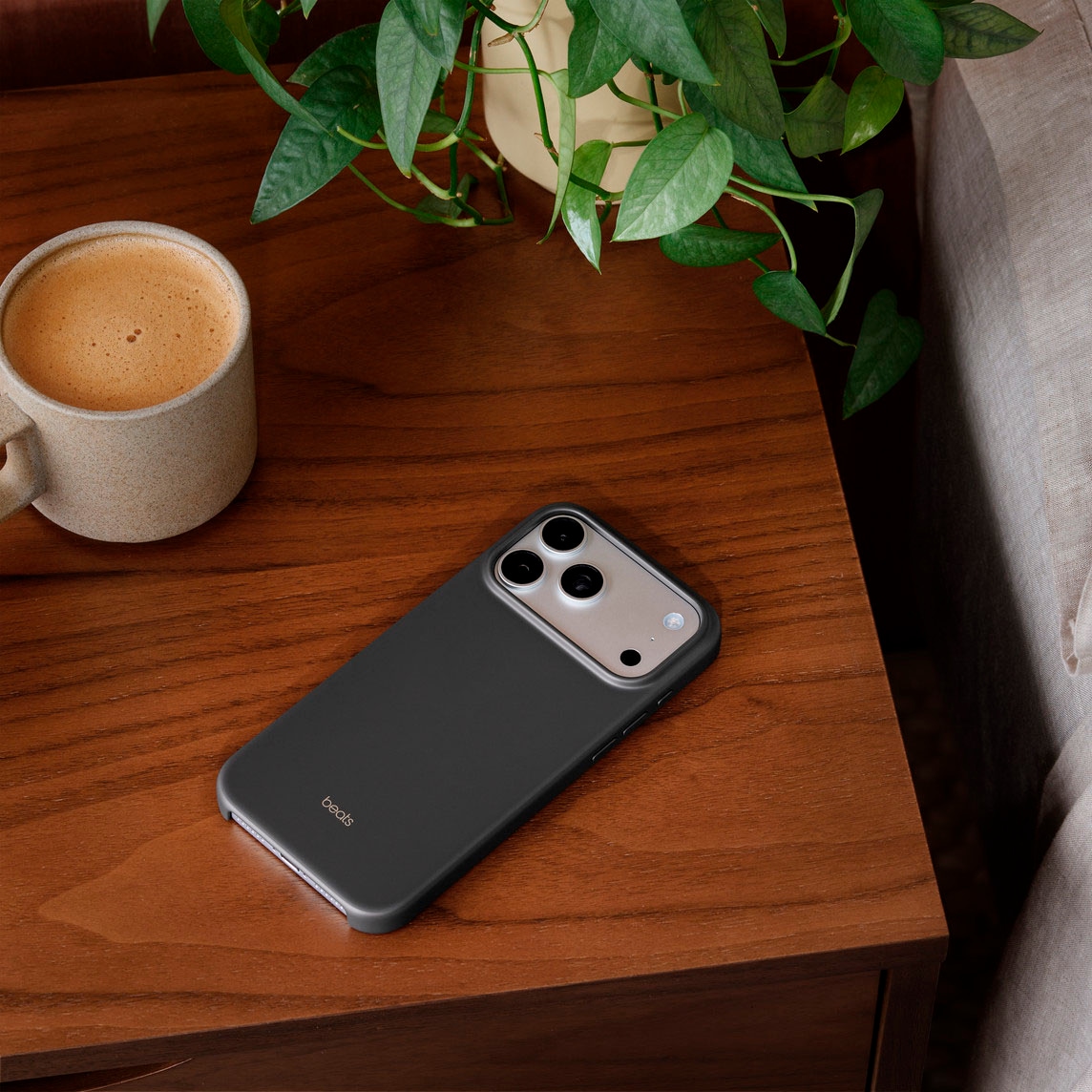 Apple Smartphone-Hülle »Beats iPhone 17 Pro Max Case mit MagSafe und Kamerasteuerung«, Smartphones