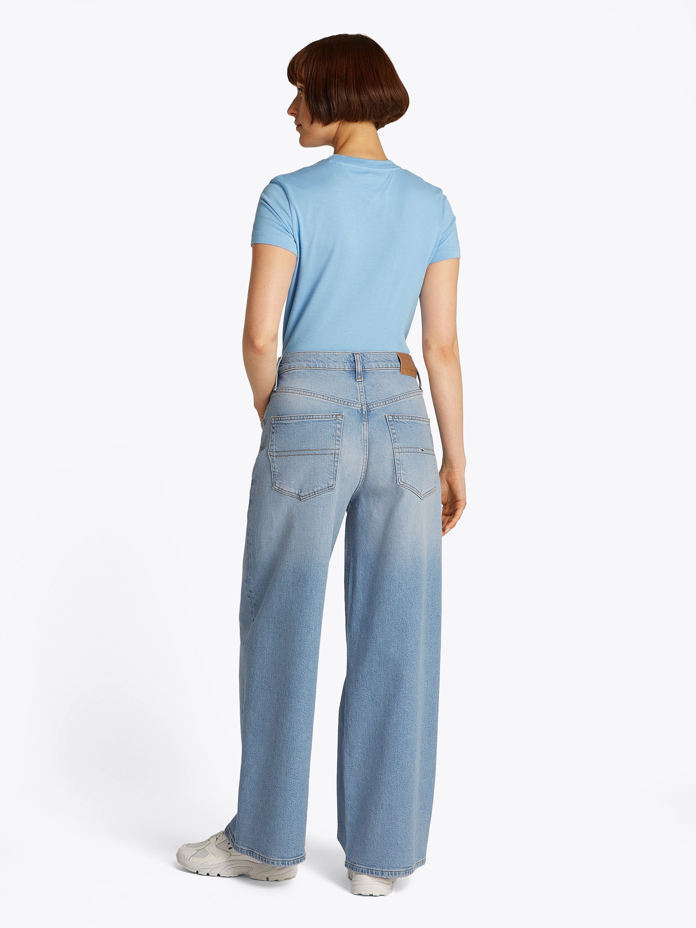 Tommy Jeans Loose-fit-Jeans »CHARLIE MR LOOSE WD«, mit Logostickerei