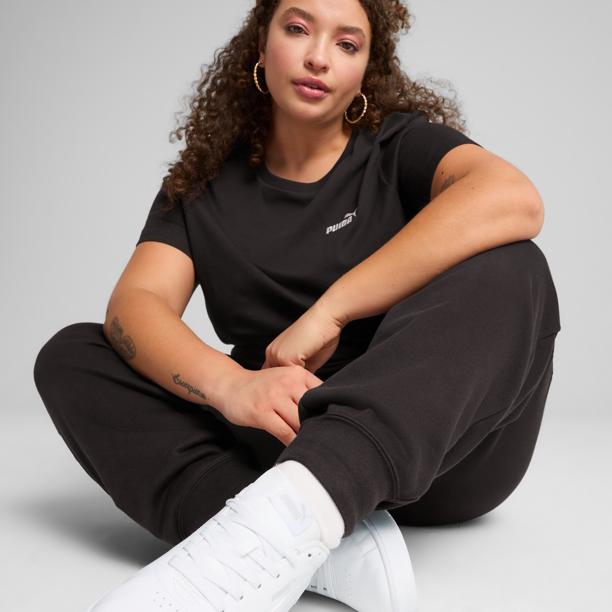 PUMA Trainingshose »ESS SMALL NO. 1 LOGO COMFORT HIGH-WAIST SWEATPANTS FL CL«