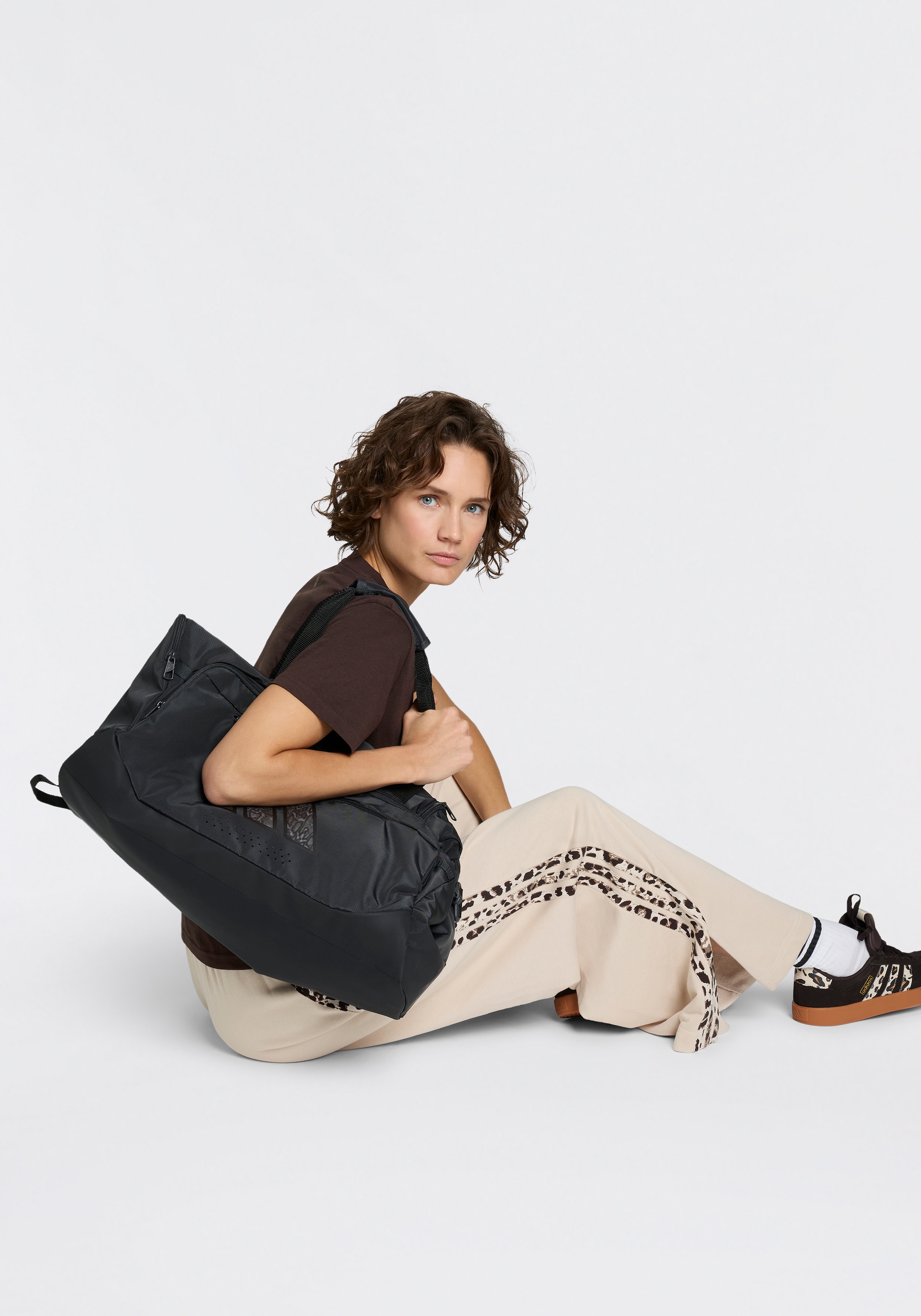adidas Performance Sporttasche »TRAINING DEFENDER GRAFIK DUFFELBAG, SMALL« für Erwachsene, mit sportlichem Stil