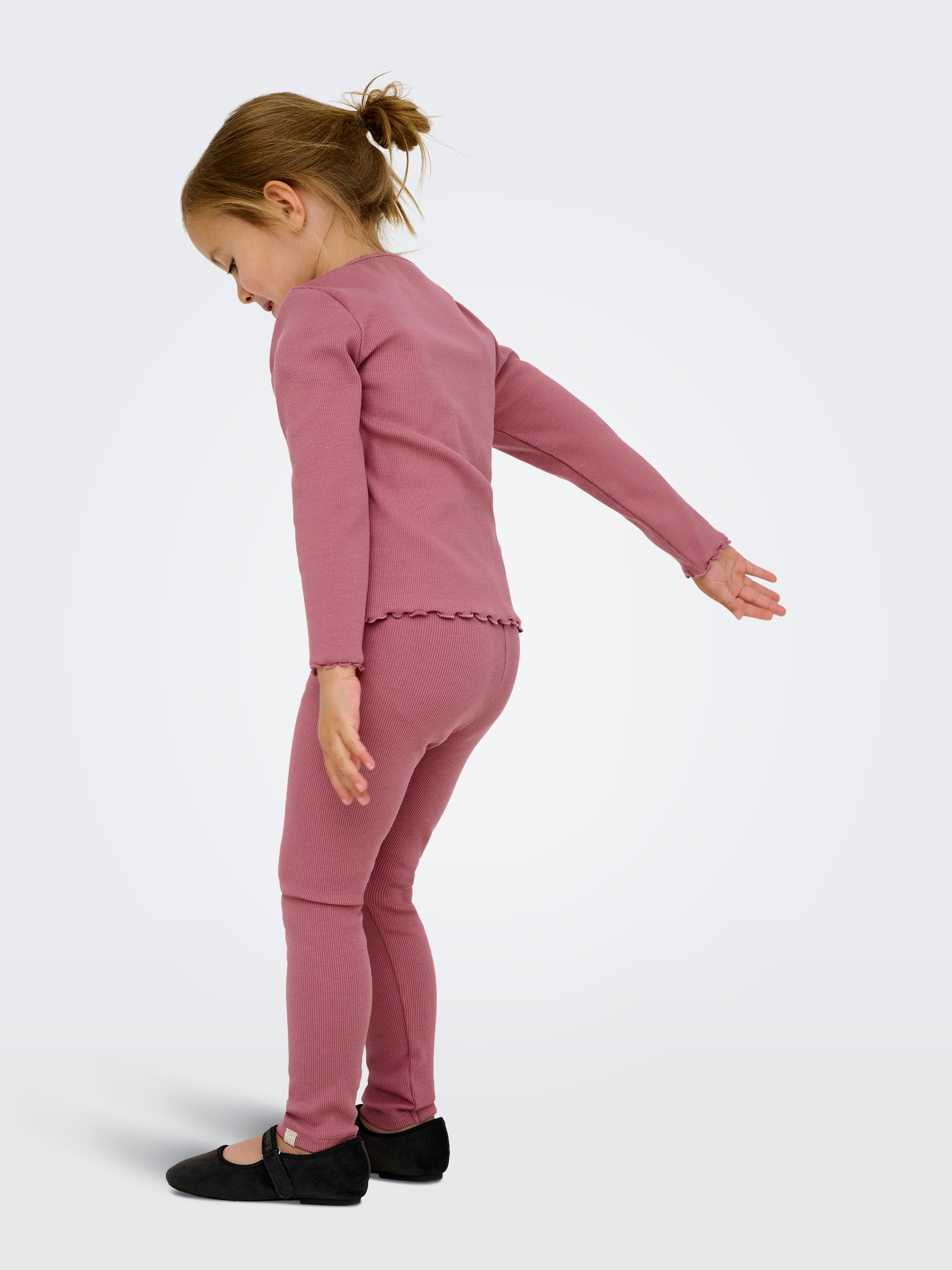 KIDS ONLY Langarmshirt »KMGTRINNY SLD LS ONECK TOP JRS NOOS« aus Baumwollmischung, figurbetonte Passform, mit Jersey und Rippware