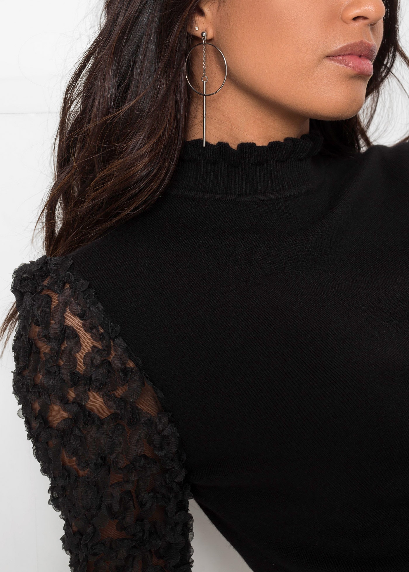 bonprix Stehkragenpullover »Rollkragenpullover aus fließendem Viskose-Mix« Viskose-Mix, Kragen + Ärmel mit gewellter Kante, transparente Ärmel