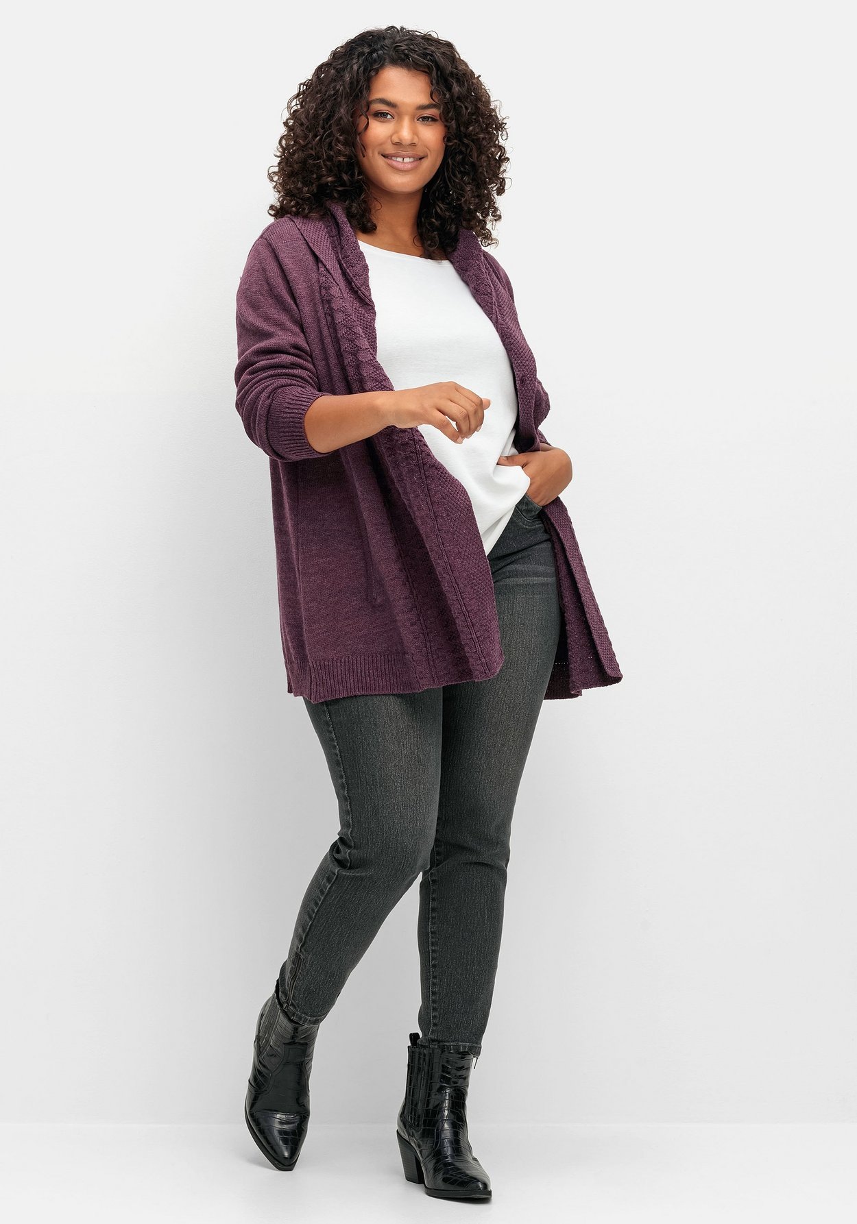 Sheego Cardigan »Cardigan mit Kapuze und Knopfverschluss«, mit Kapuze und Knopfverschluss
