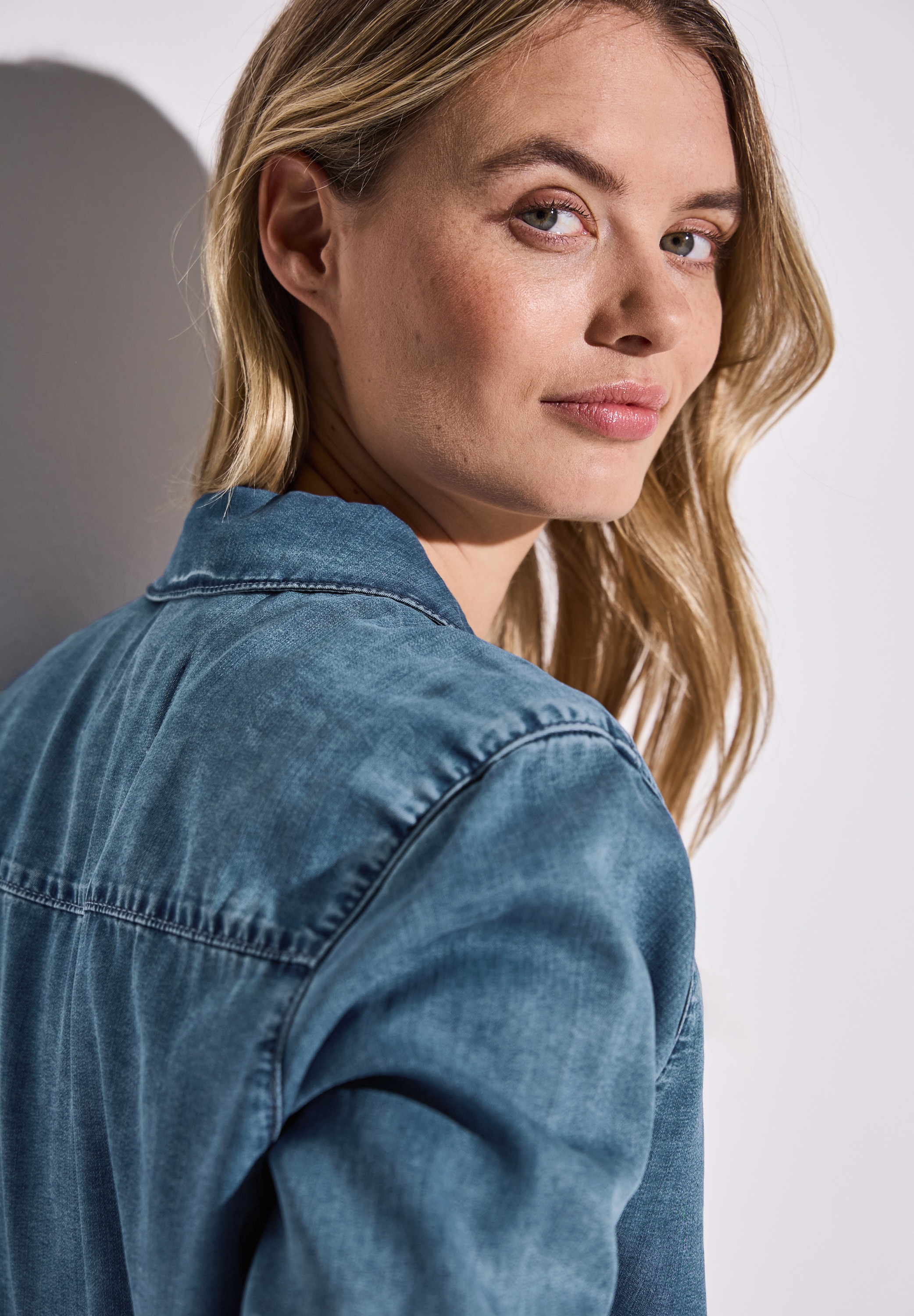 STREET ONE Jeansbluse, mit Nieten