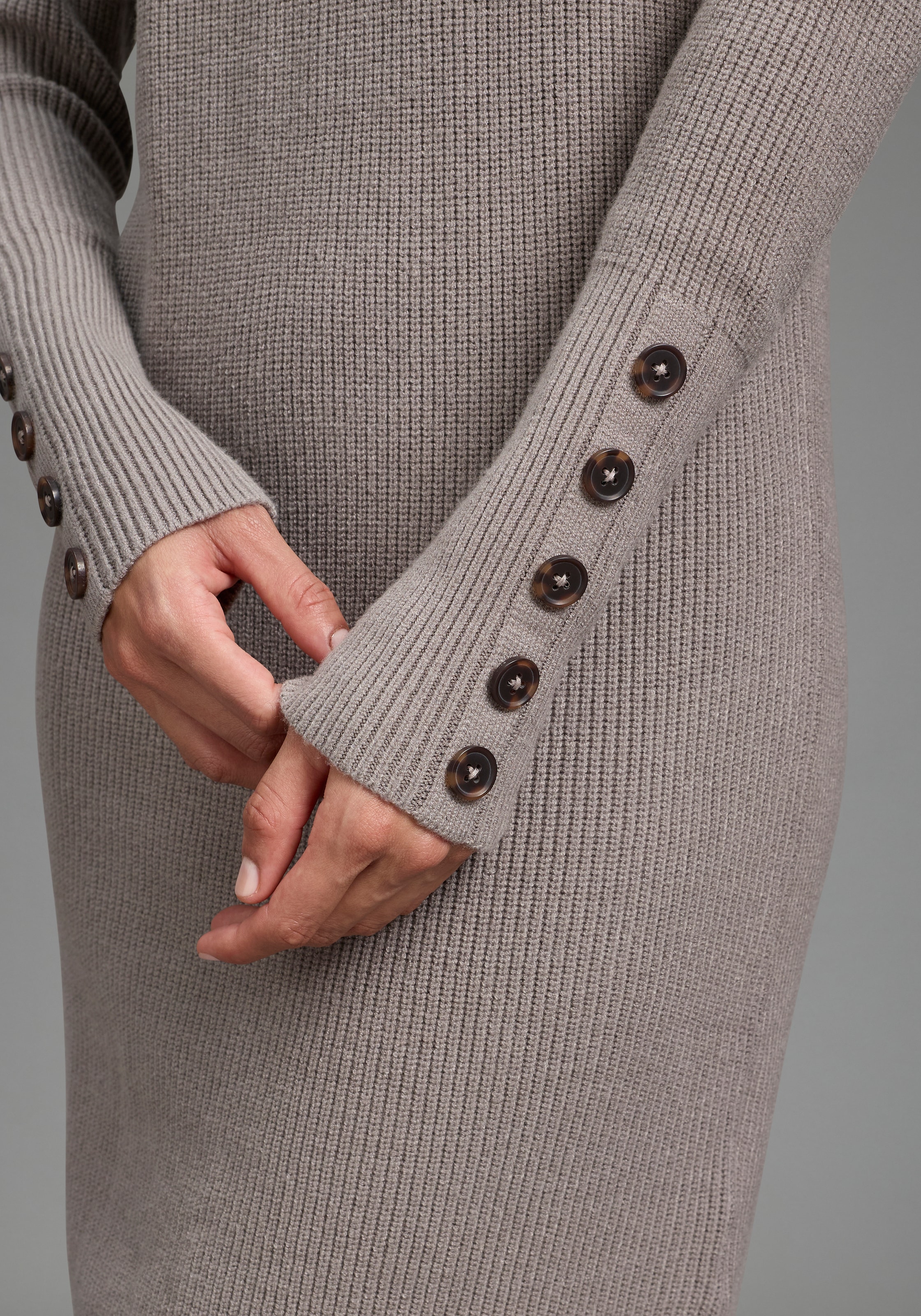 Laura Scott Strickkleid »in Mini-Länge« mit Detailknöpfen, aus weicher Viskosemischung