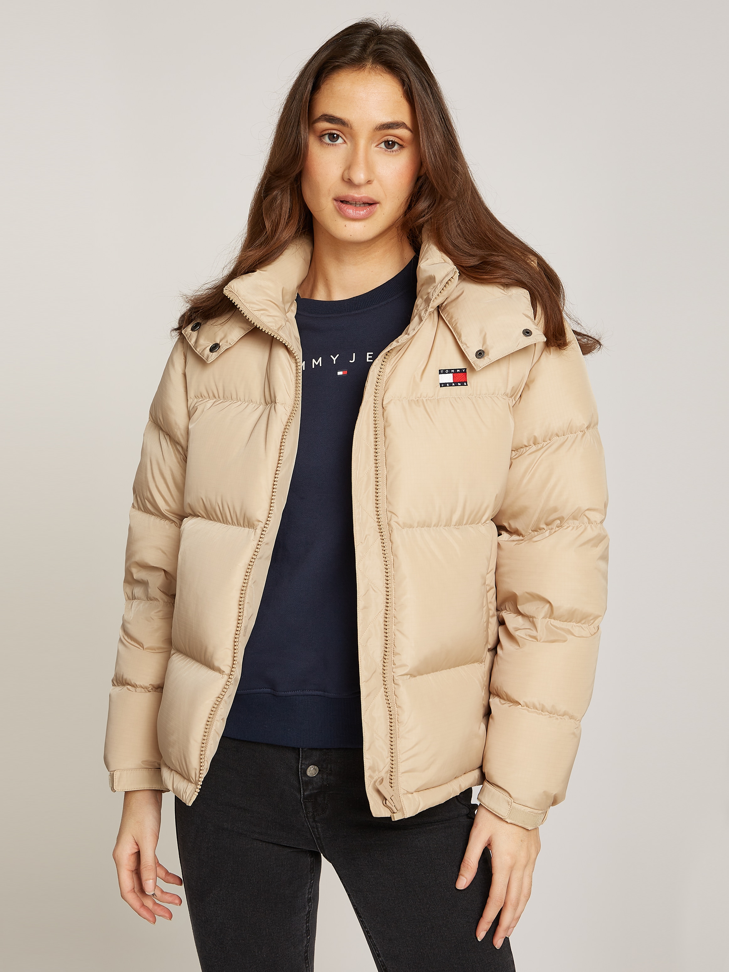 Tommy Jeans Steppjacke »TJW ALASKA PUFFER EXT«, mit Kapuze, mit Logostickereien