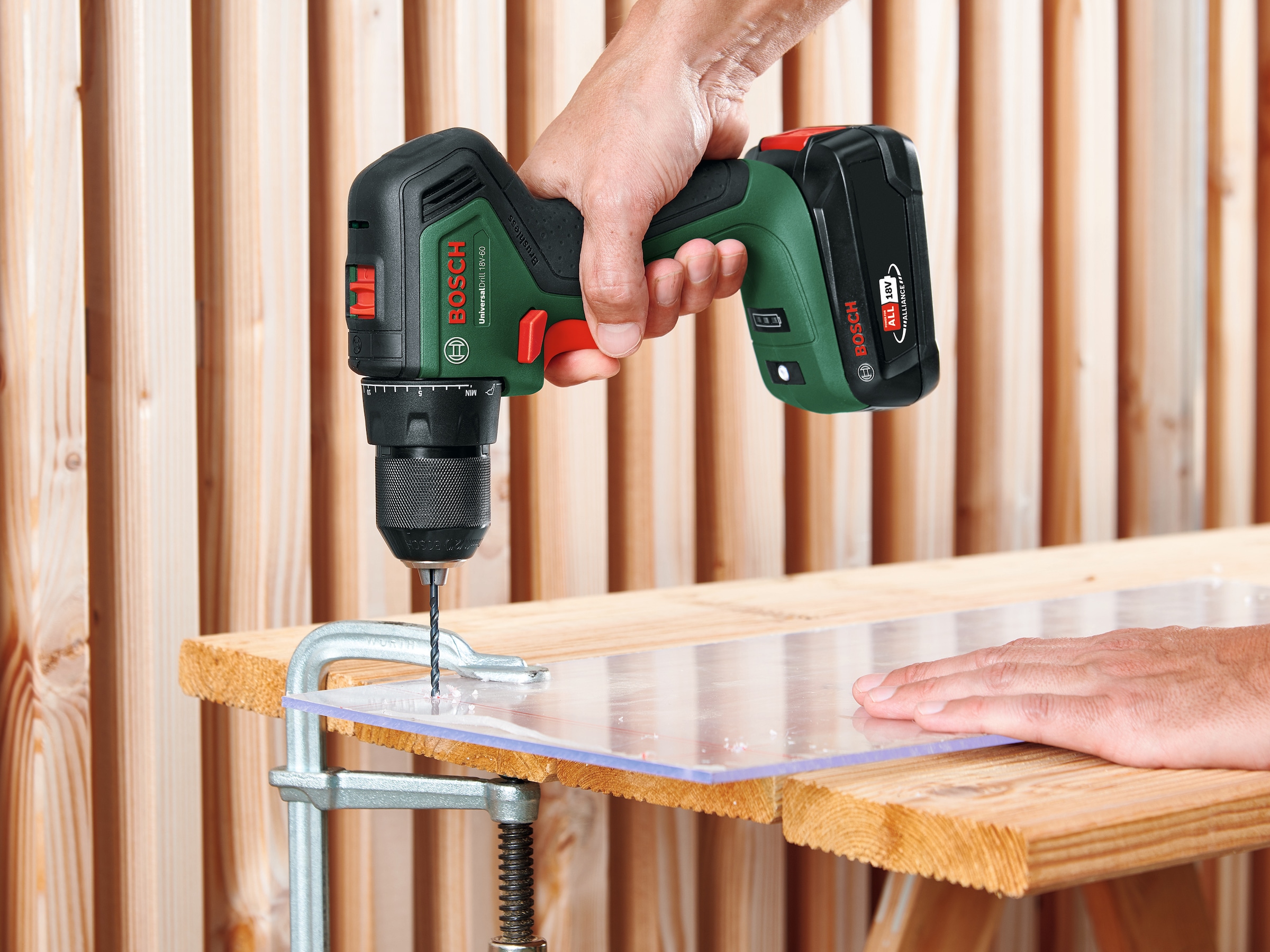 Bosch Home & Garden Akku-Bohrschrauber »UniversalDrill 18V-60«, Inkl. Koffer, mit Akku 18V/2Ah und Ladegerät