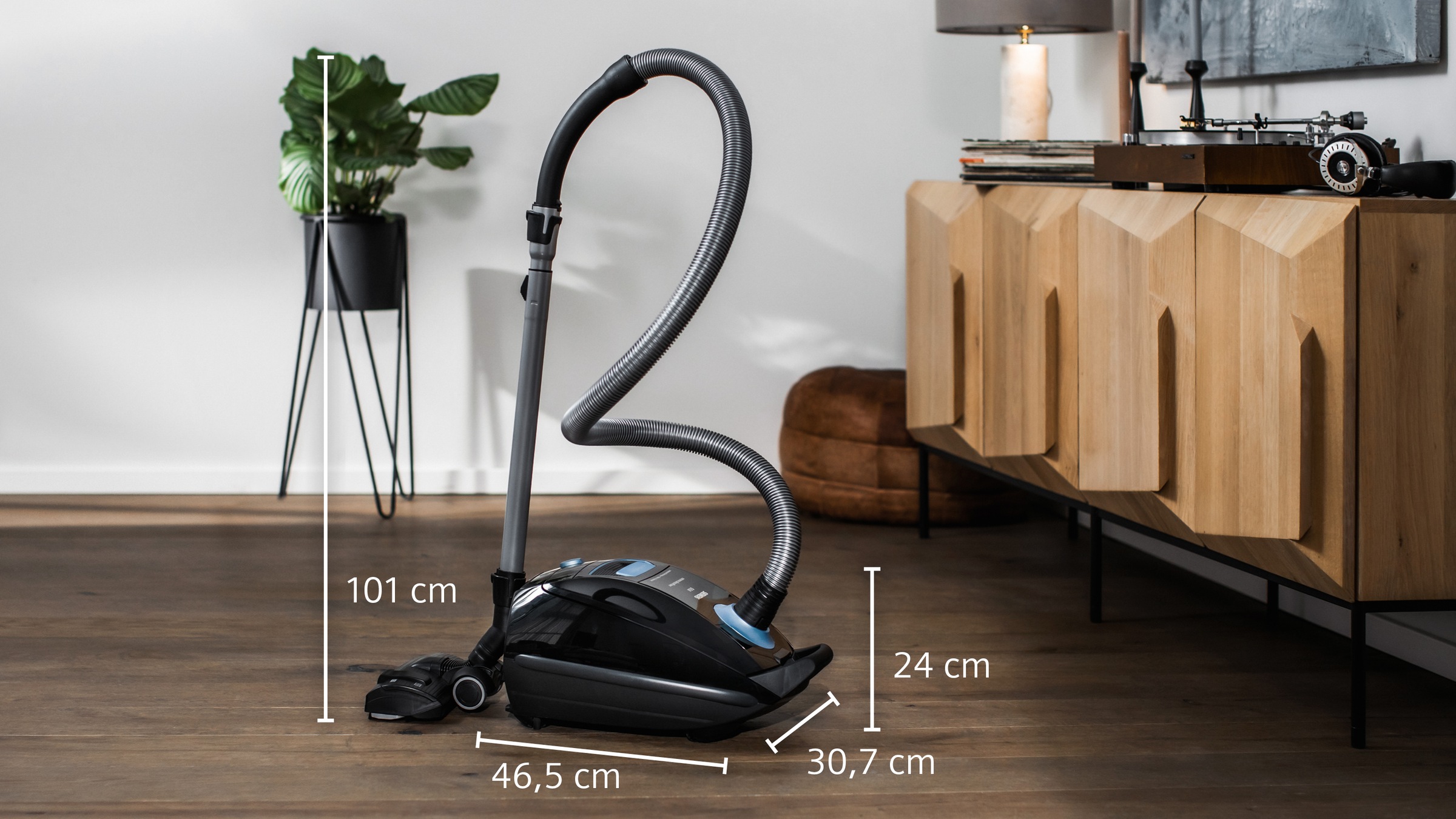 SIEMENS Bodenstaubsauger »Q 5.0 extreme silencePower VSQ5X1232, Made in Germany, Hygiene-Filter«, mit Beutel, hohe Saugkraft, integriertes Zubehör, langes Kabel, leise, schwarz