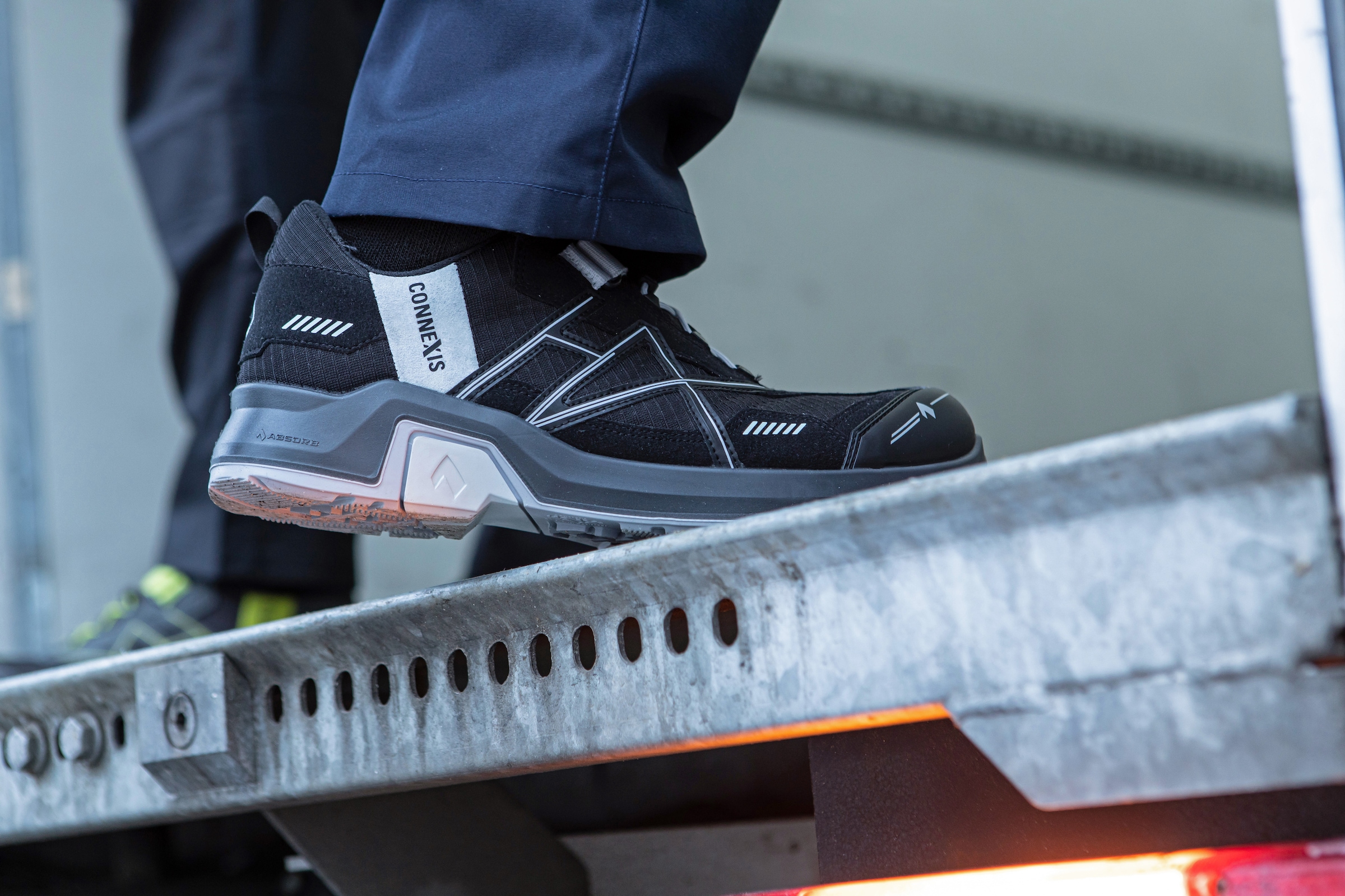 haix Sicherheitsschuh »Sicherheitsschuhe CONNEXIS Safety T S1P low black-silver«