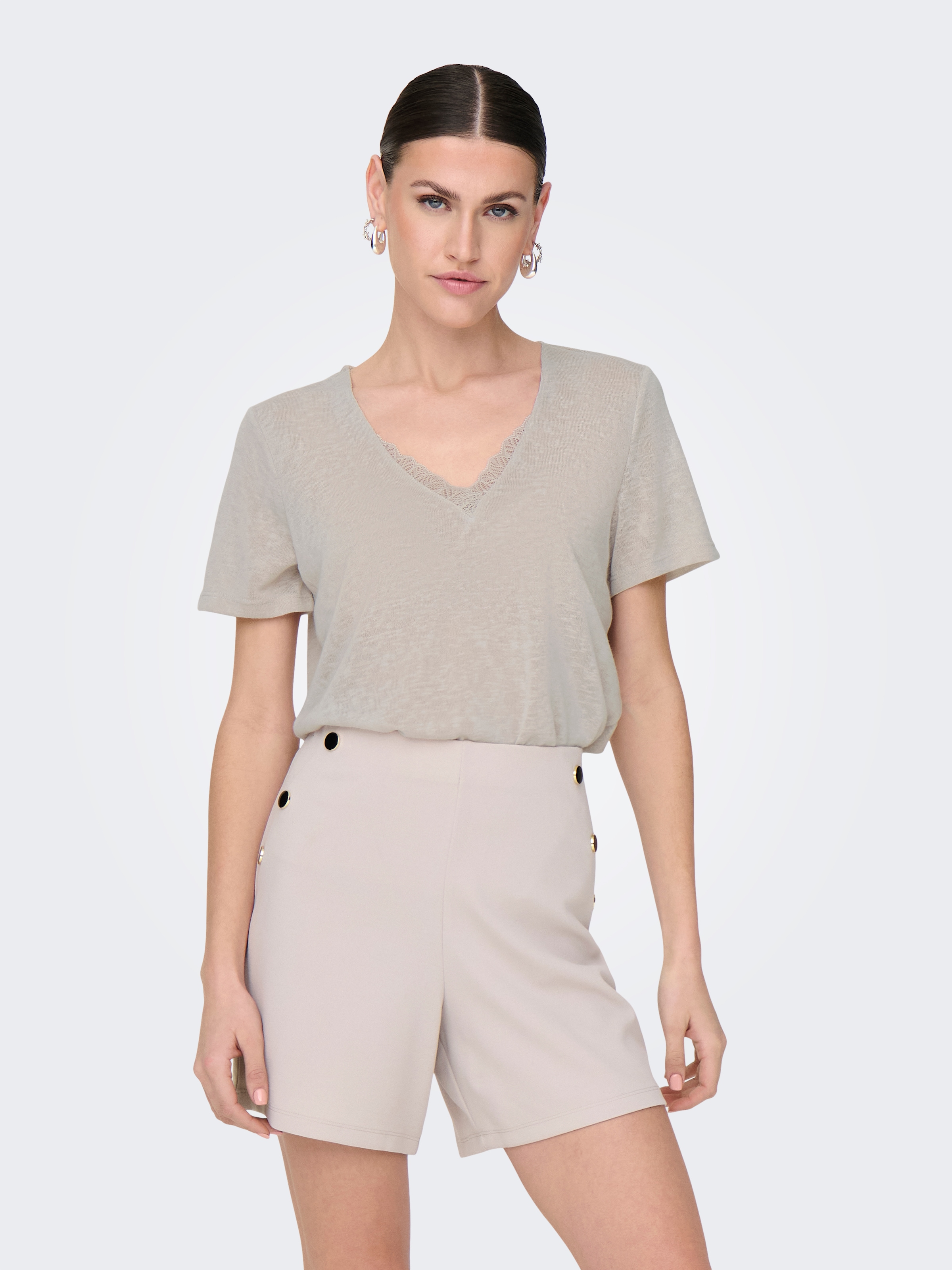 ONLY V-Shirt »ONLZOLA LIFE S/S V-NECK LACE TOP JRS«