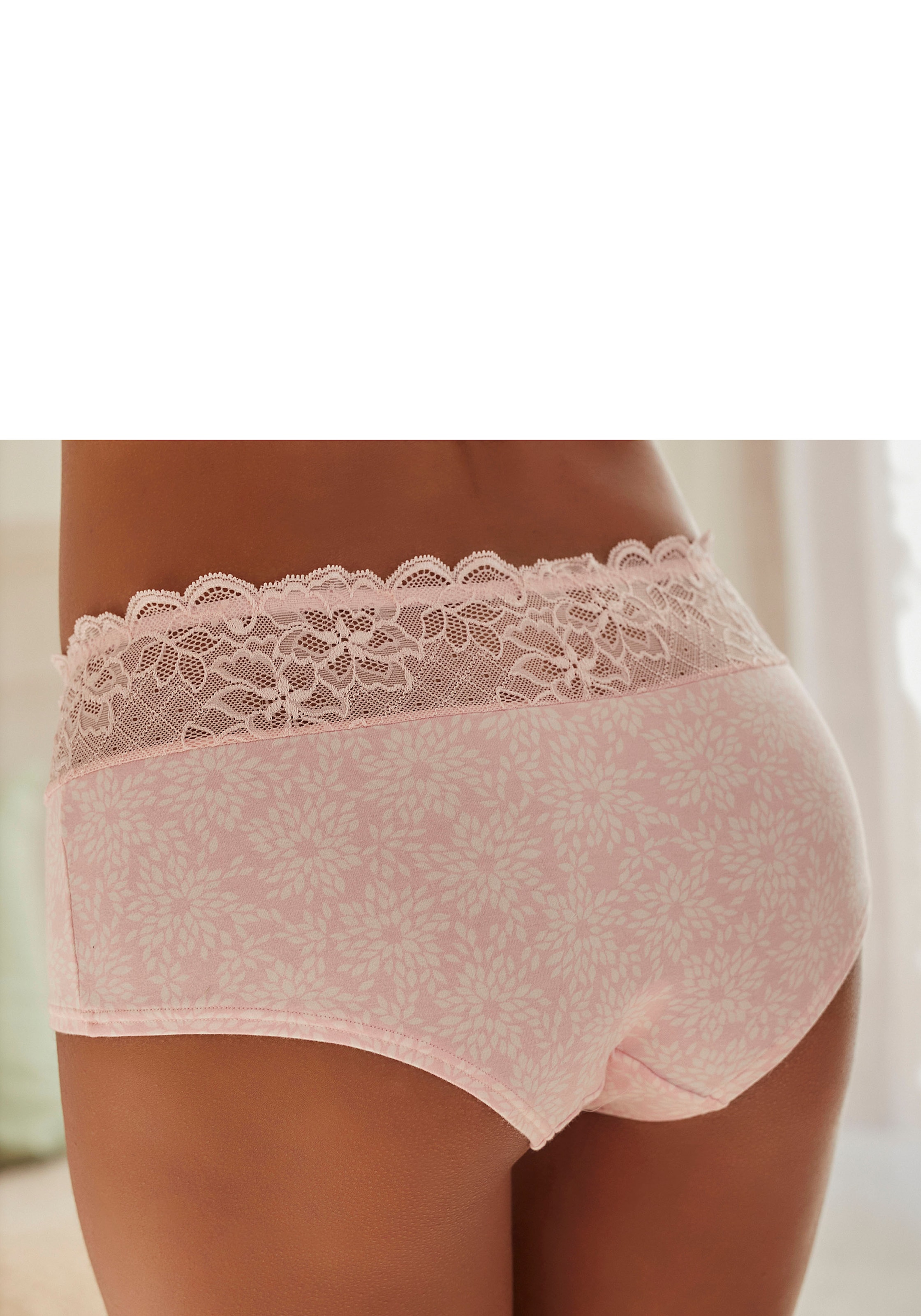 Nuance Panty, mit floralem Spitzenbund
