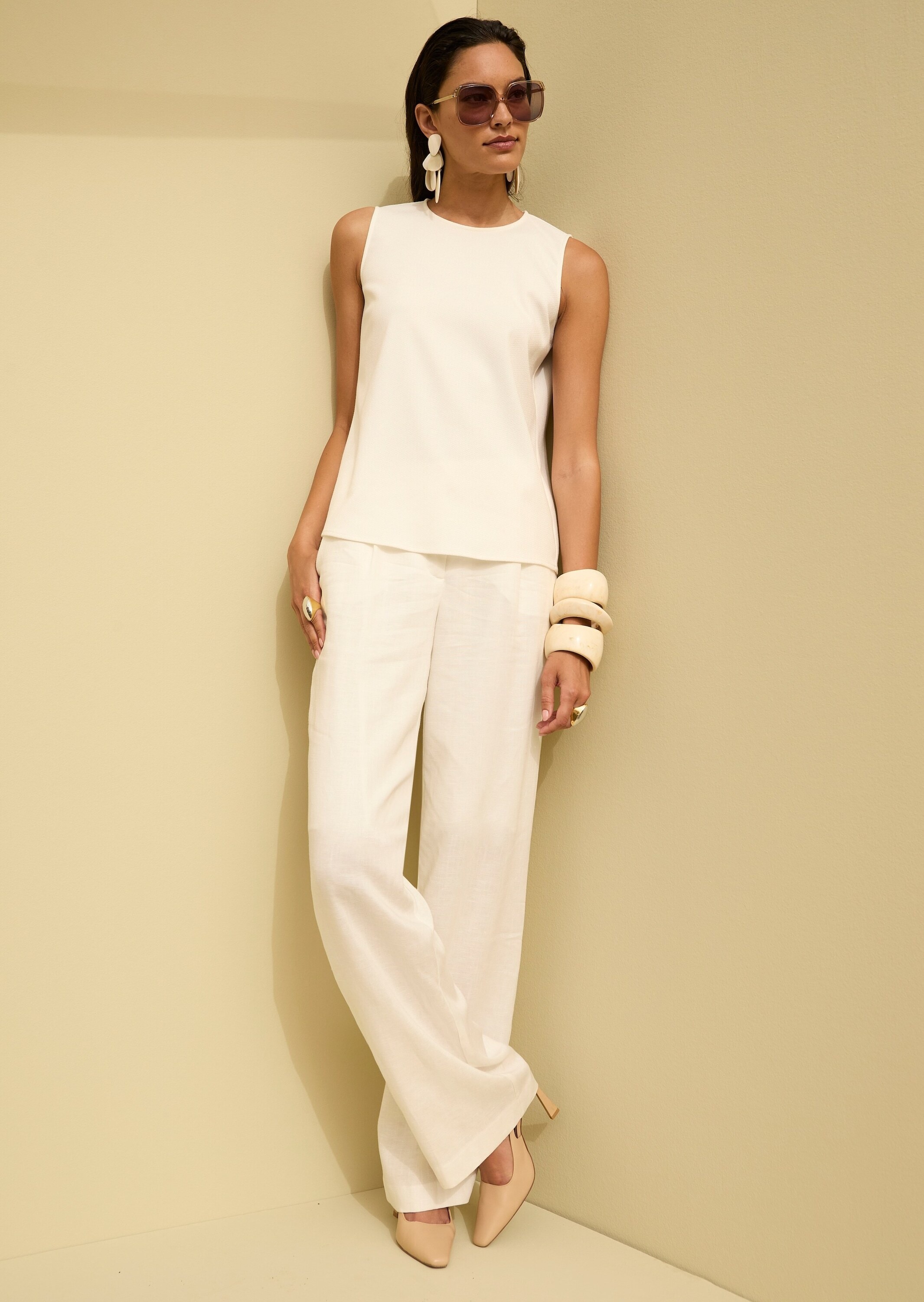 MADELEINE Trägertop »Top Klassisches kurzärmliges Blusentop mit Schlitz« Rückseitiger Schnitt