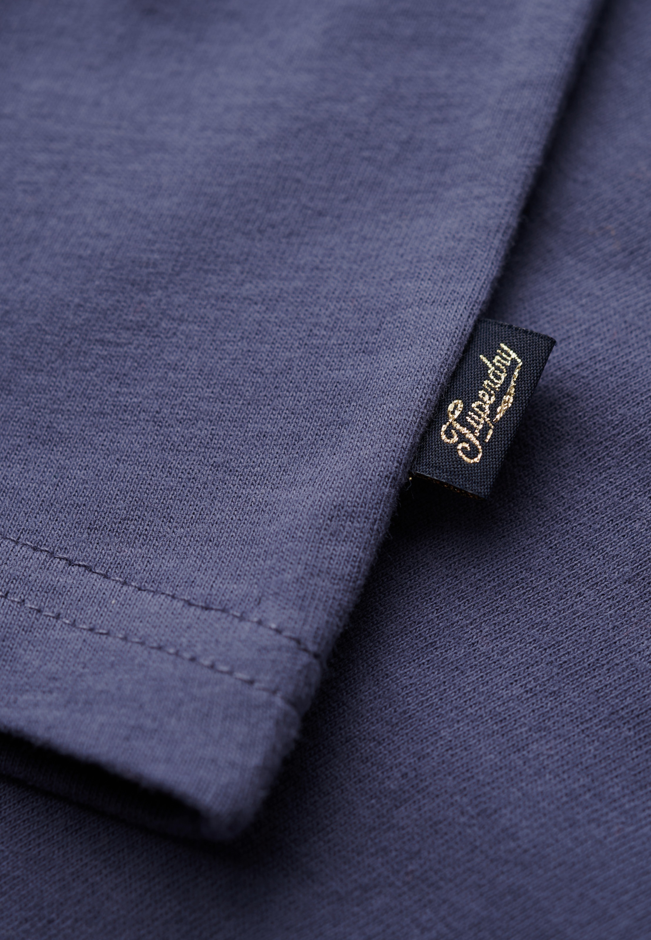 Superdry Kurzarmshirt »SU-ESSENTIAL LOGO 90'S T SHIRT«, angenehmes Tragegefühl durch besonders weiche Haptik
