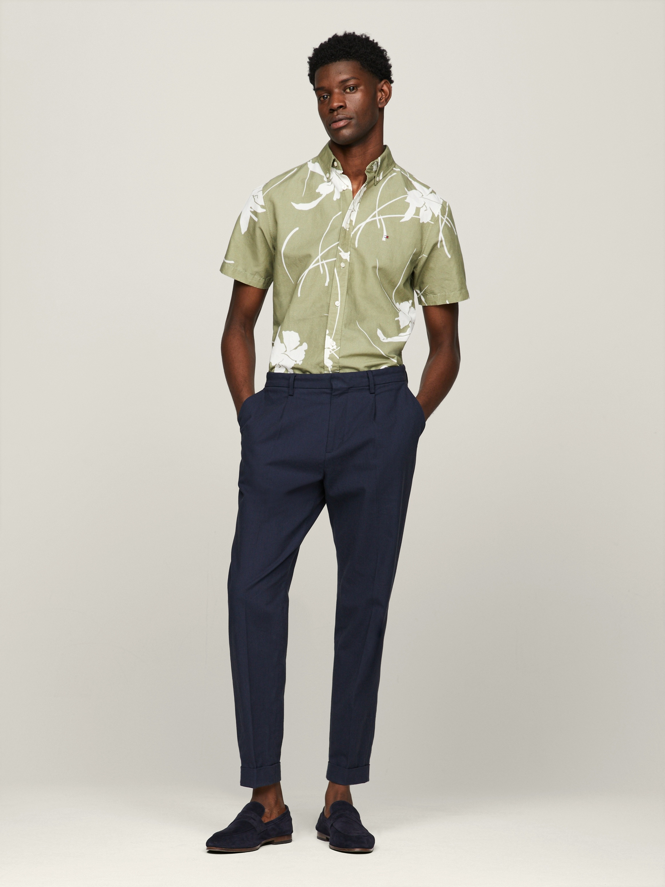 Tommy Hilfiger Kurzarmhemd »LARGE TROPICAL PRT SHIRT«, kontrastfarbener Blumenprint