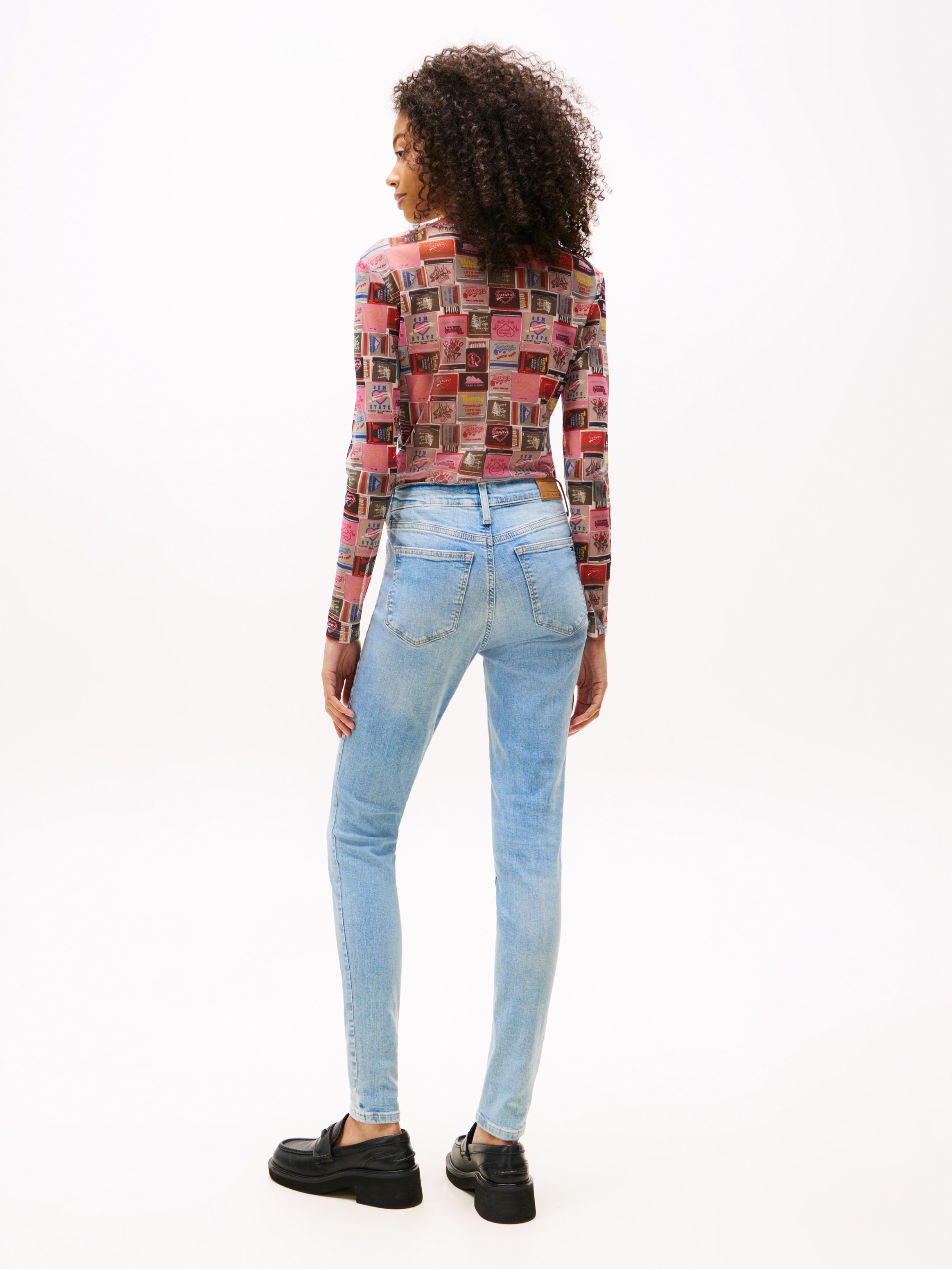 Tommy Jeans Skinny-fit-Jeans »NORA MR SKNY«, mit Waschung, mit Logo-Badge