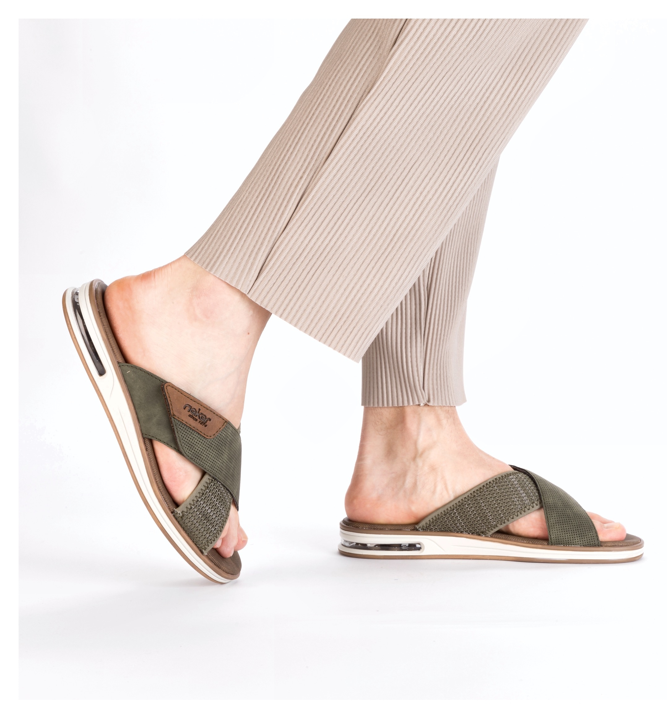 Rieker Pantolette, Sommerschuh, Strandschuh, Schlappen, Hausschuh mit Klettverschluss