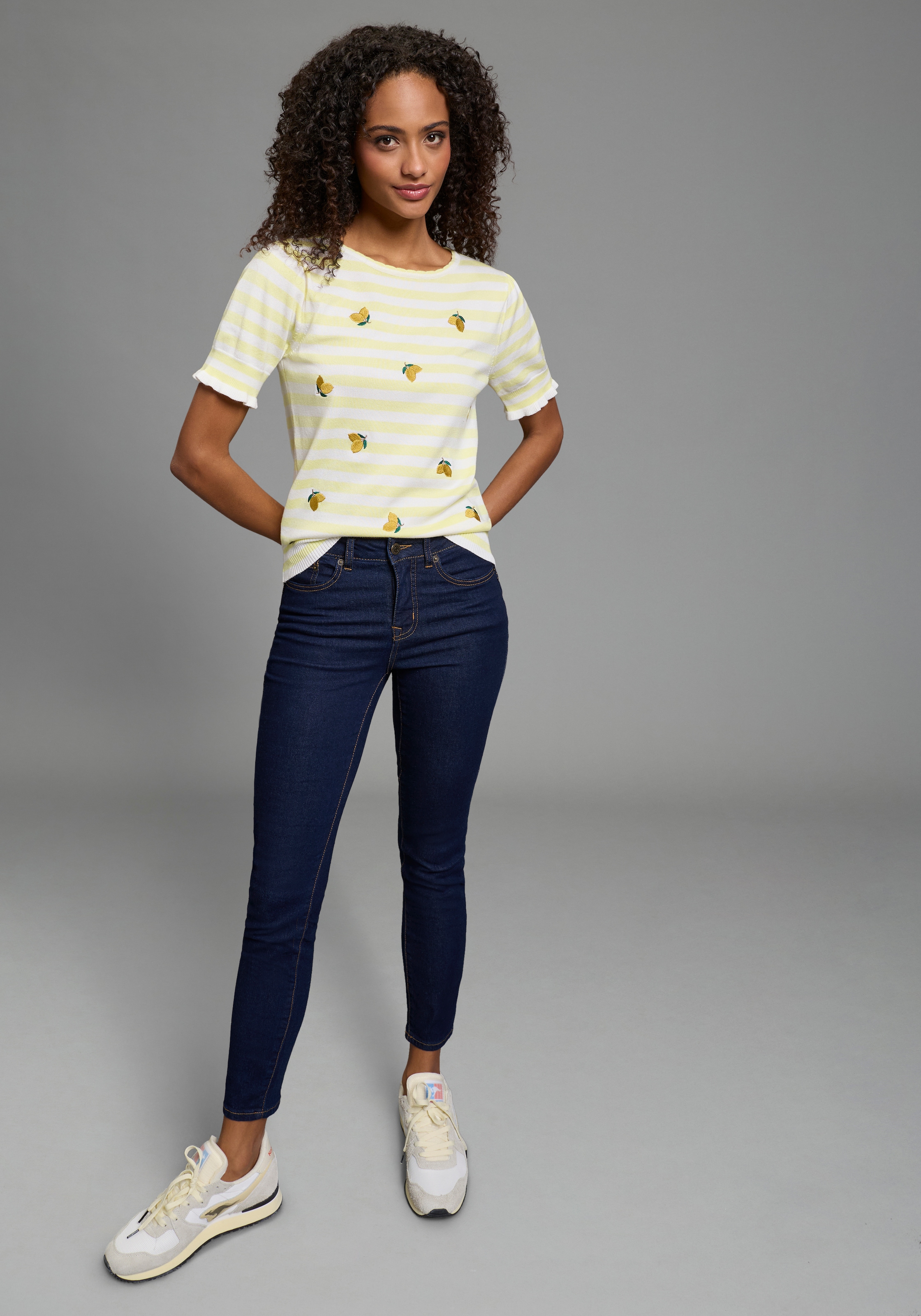 KangaROOS Kurzarmpullover Mit Rundhalsausschnitt, Kurzarm, Zitronenstickerei