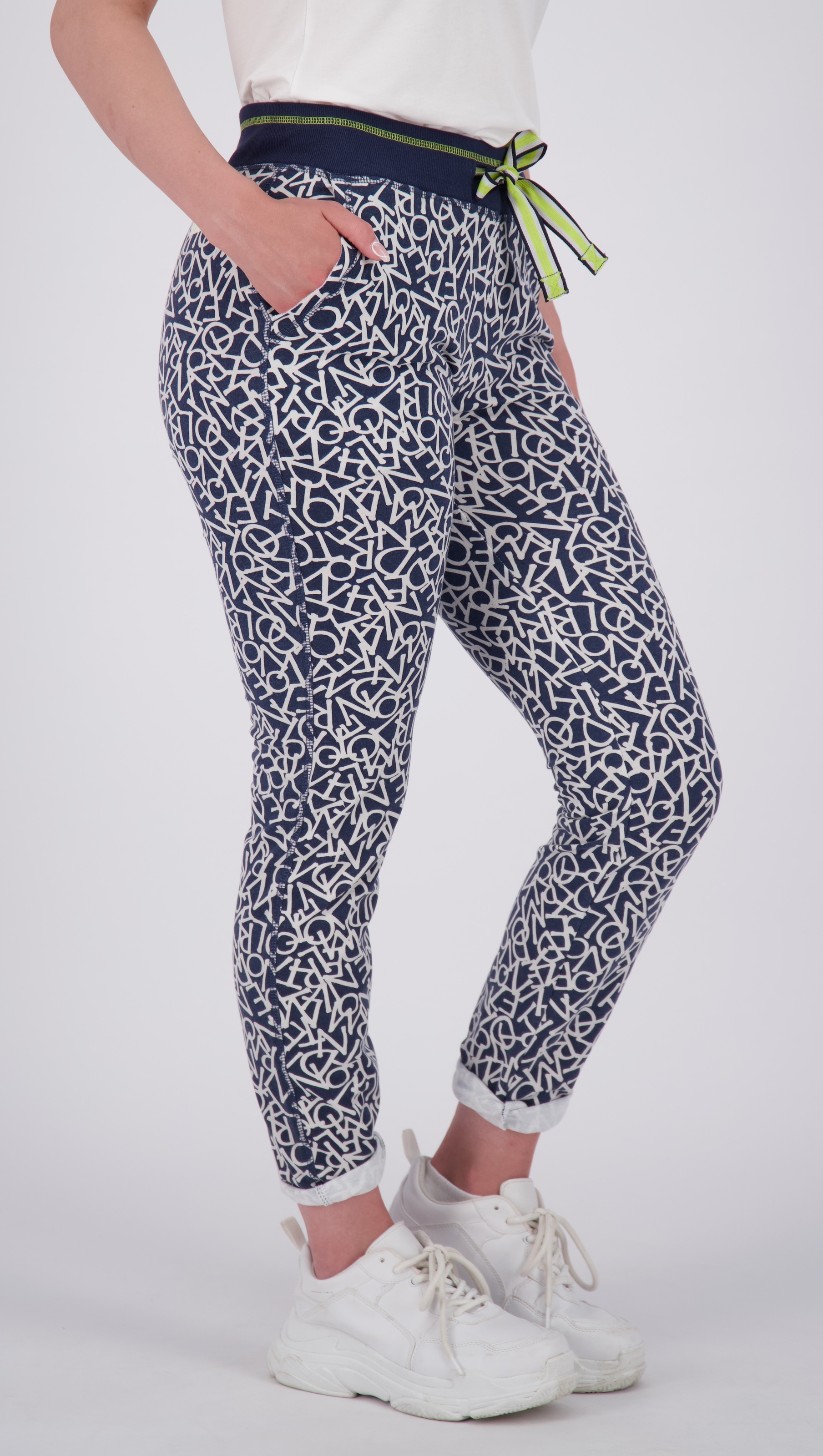 LPO Sweathose »ADA WOMEN«, elastischer Bund, Kordelzug, Allover Print