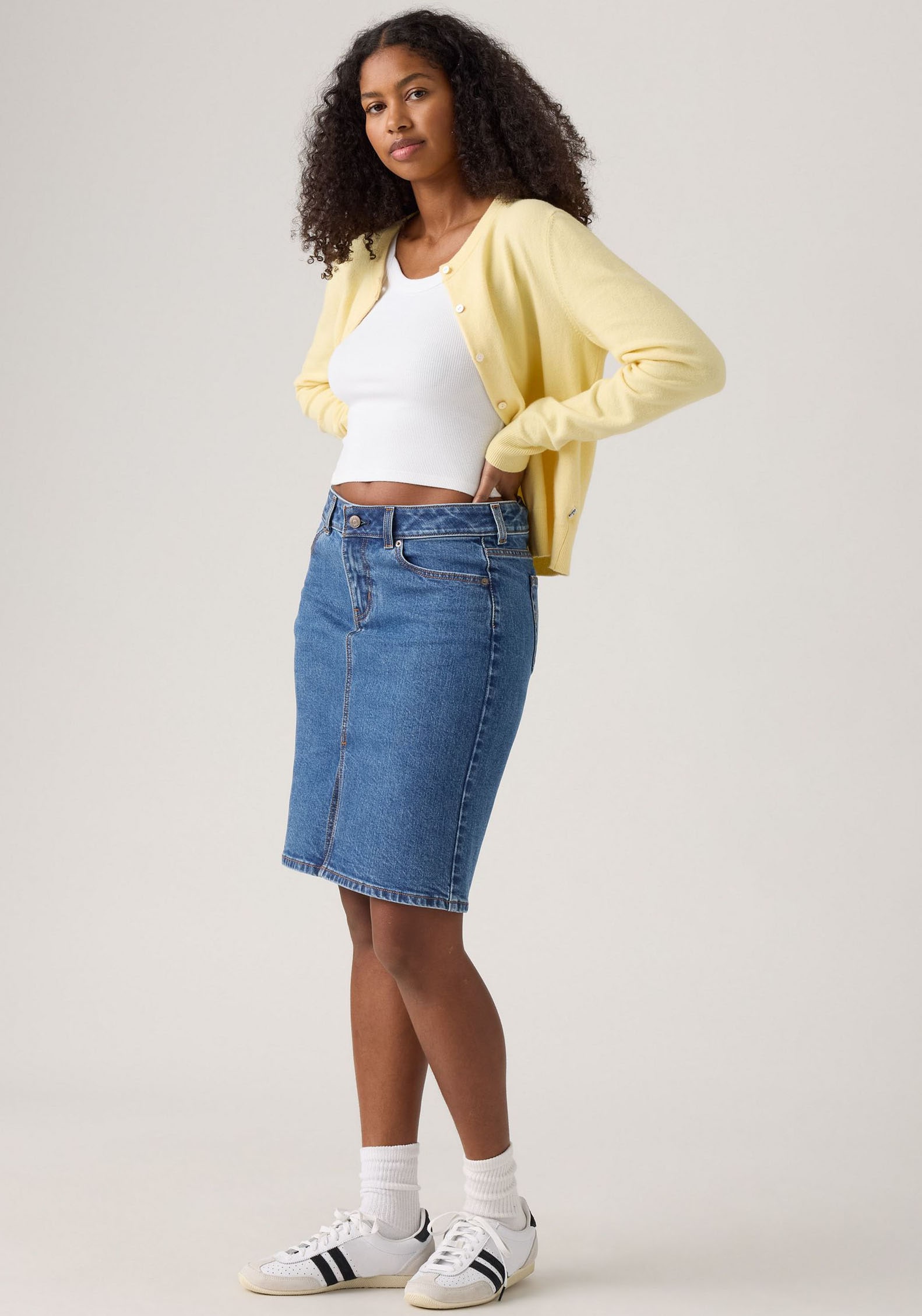 Levi's® Jeansrock »LOW MIDI SKIRT ME«, mit Schlitz für mehr Bewegungsfreiheit