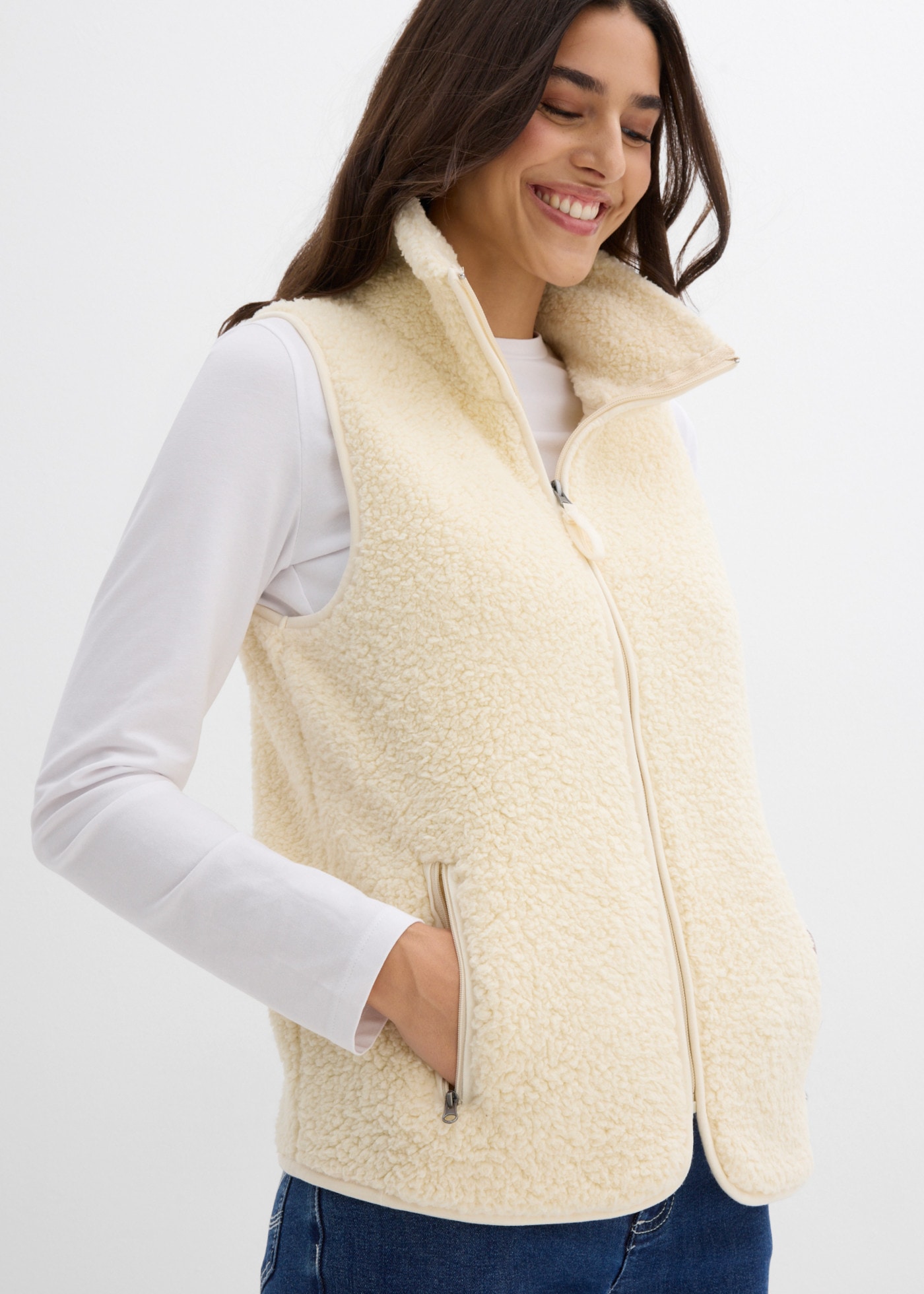bonprix Plüschweste lässig geschnitten, in Teddy-Optik, im Casual-Stil, aus Polyester