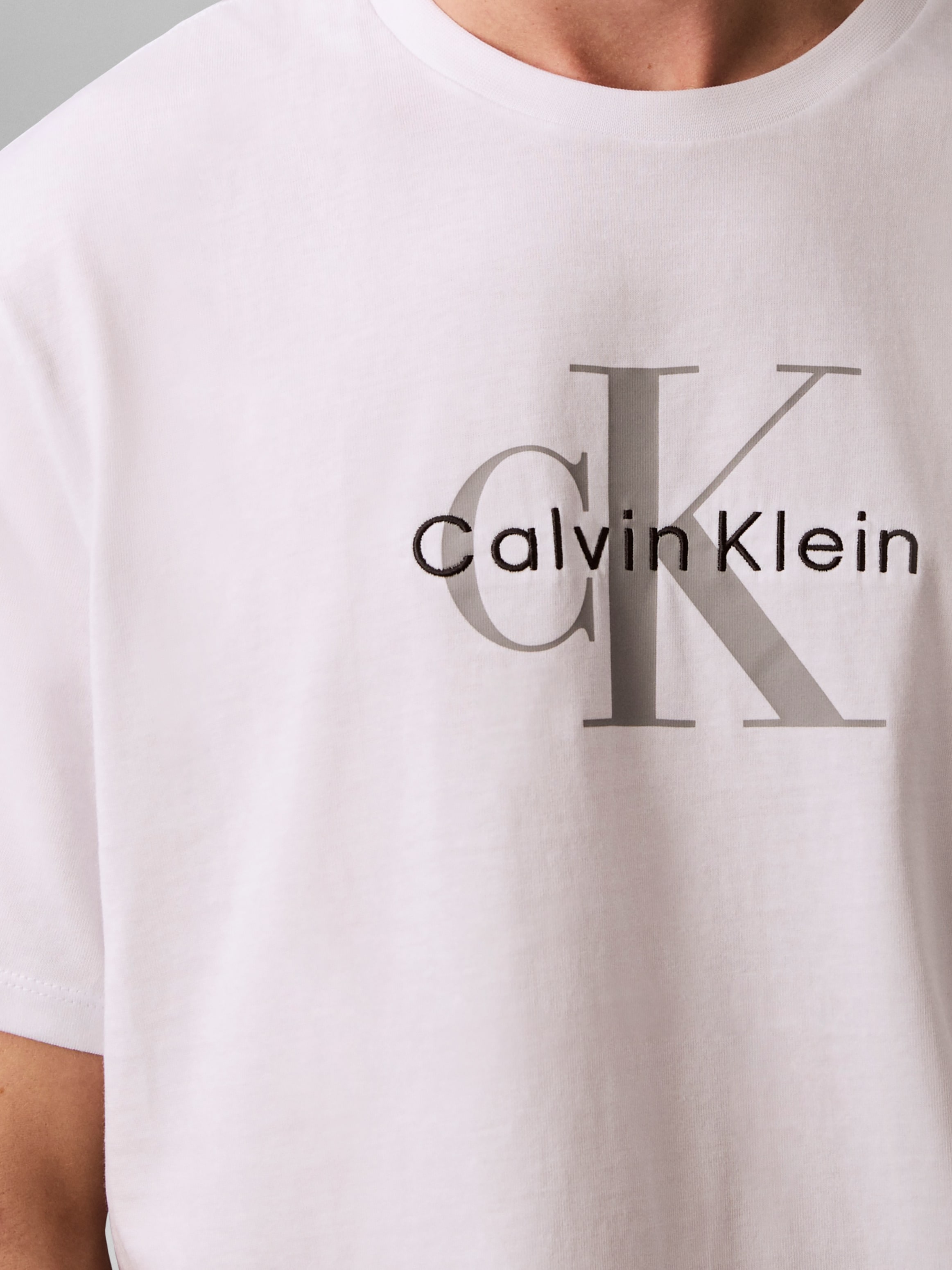 Calvin Klein Jeans T-Shirt »SS Hero Monologo Tee 20s« Mit Rundhalsausschnitt, regular fit