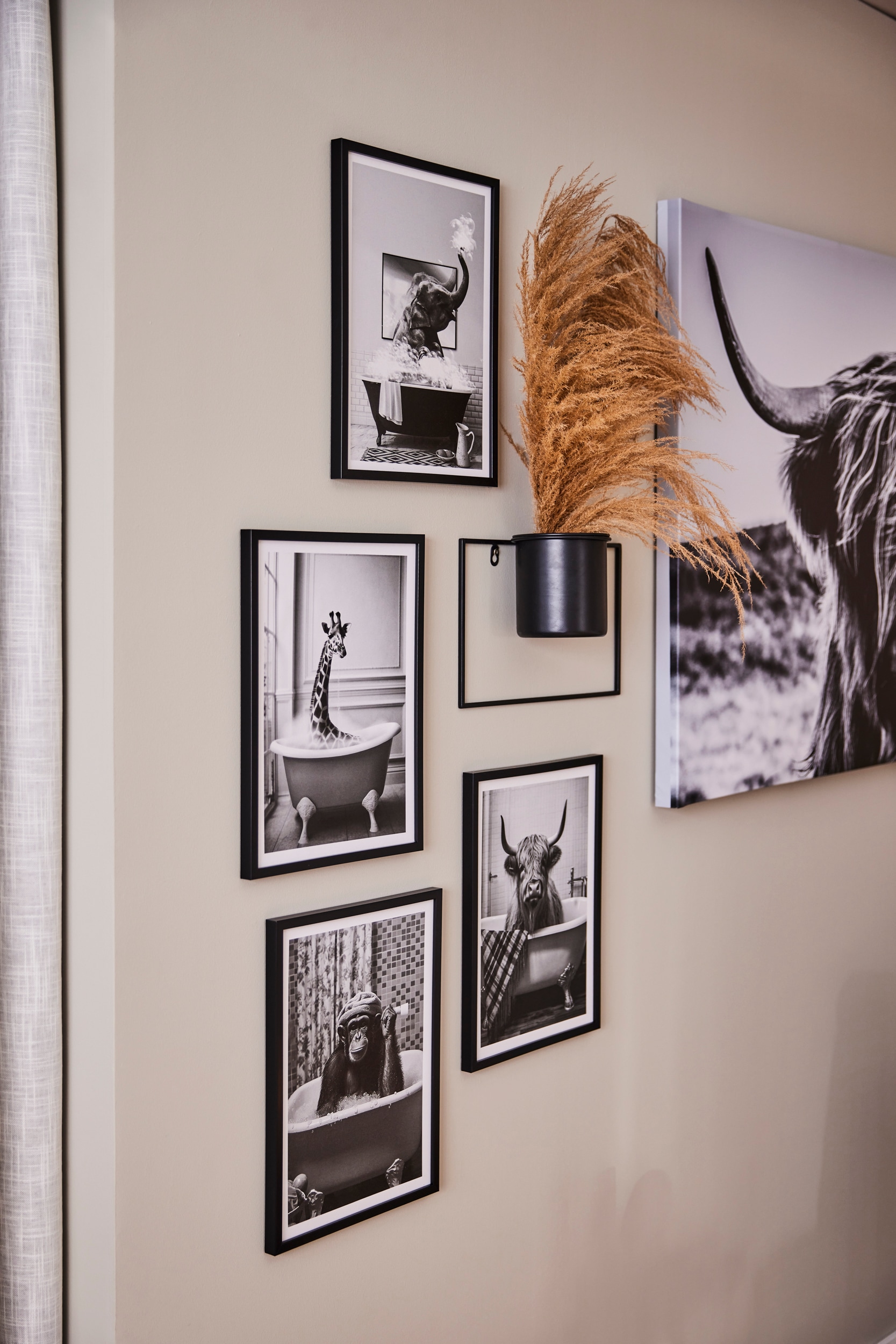 Creativ home Bild mit Rahmen »Leinwandbild Giraffe in Badewanne«, (1 St.), mit Rahmen