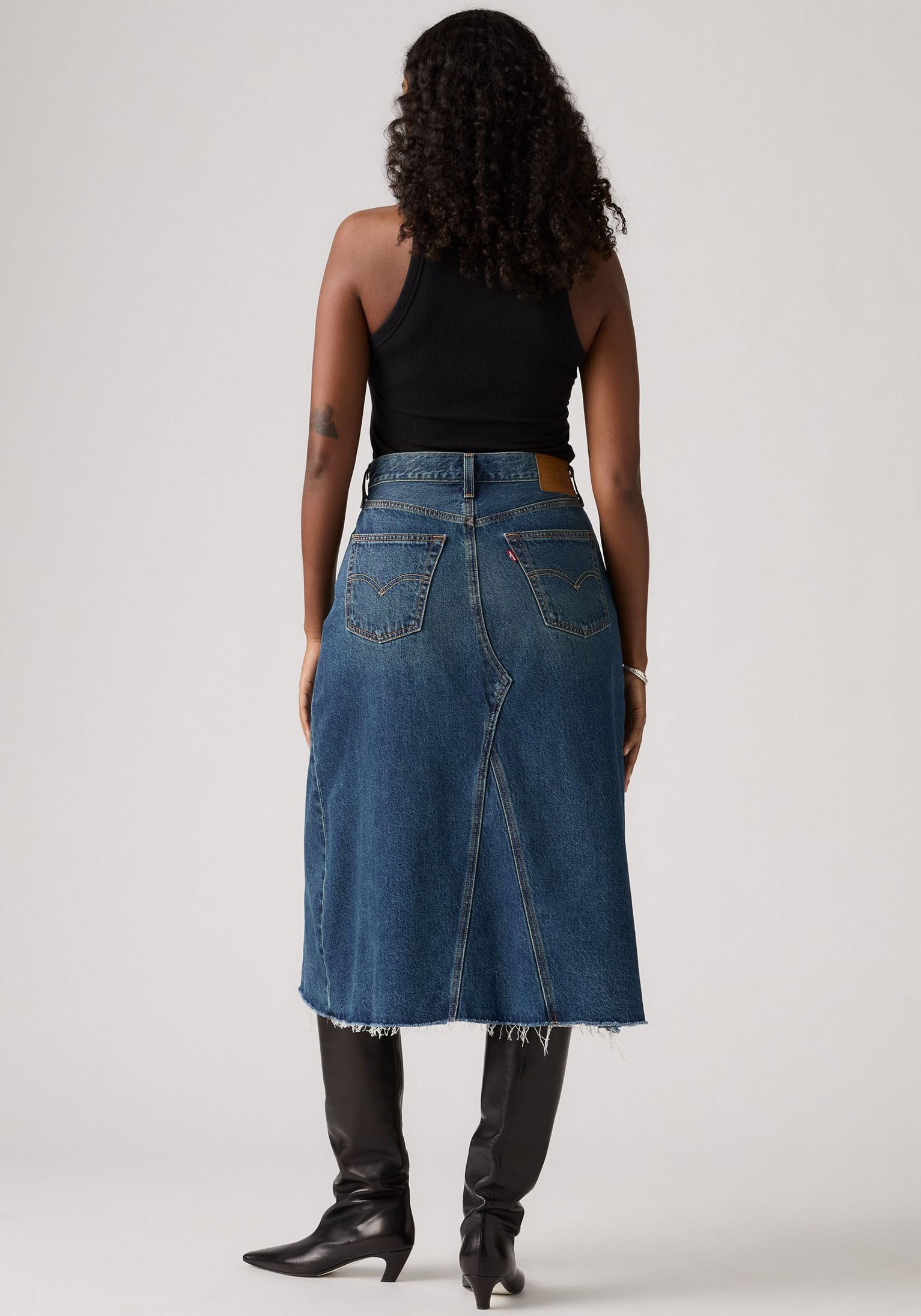 Levi's® Jeansrock »HR A LINE DECON SKIRT«, in trendy Midi-Länge mit ausgefranster Kante