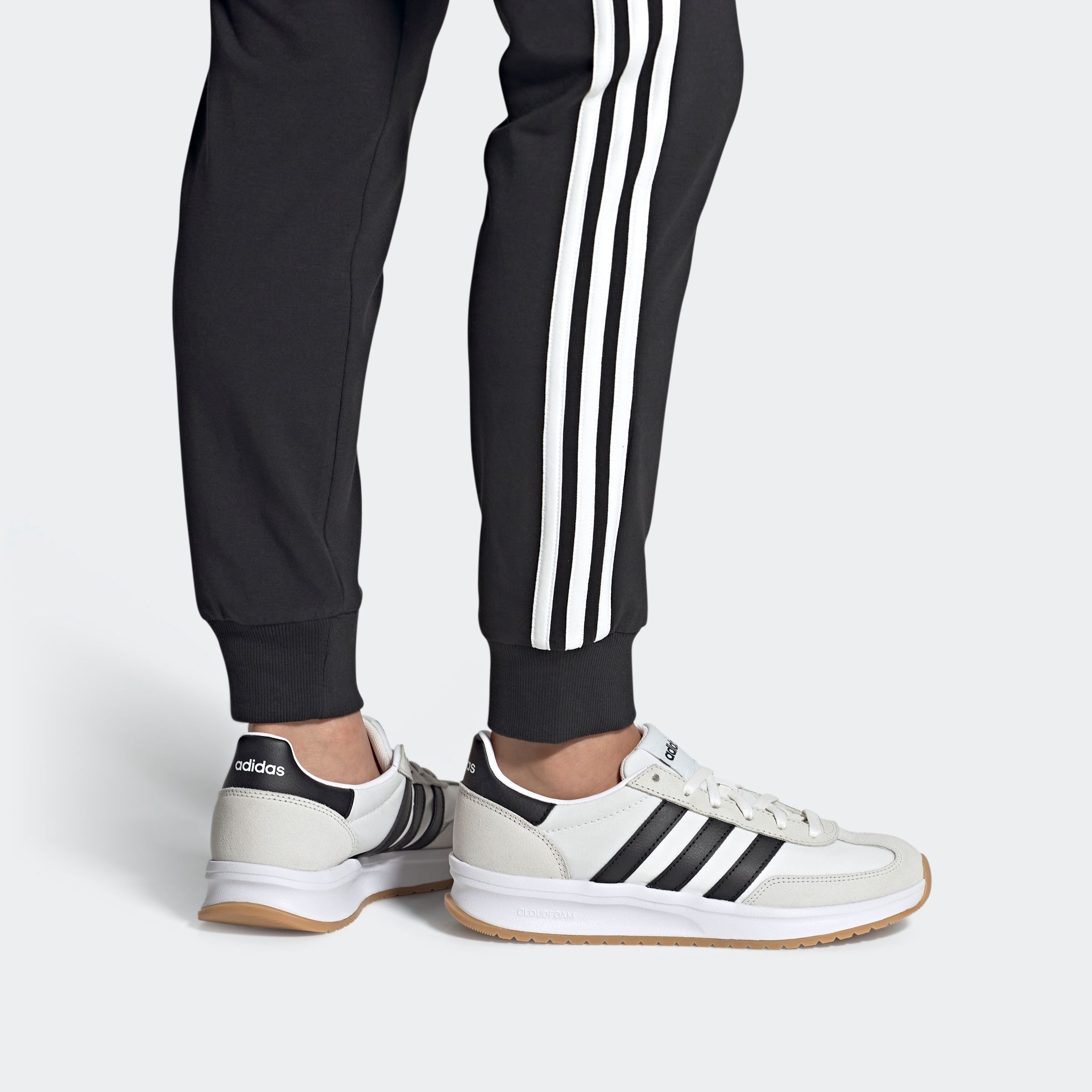 adidas Sportswear Sneaker »RUN 70S 2.0«, inspiriert vom Design des SL72