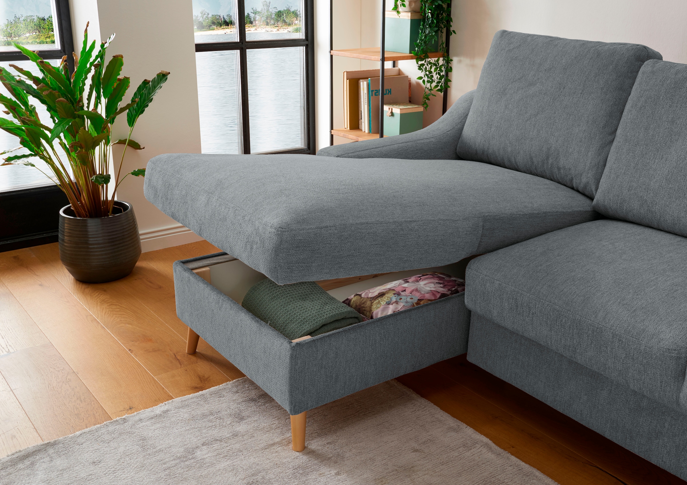 INOSIGN Ecksofa »Valentina L-Form«, 2 Zierkissen, mit Seitentasche, ausziehbarer Liegefläche, Bettkasten