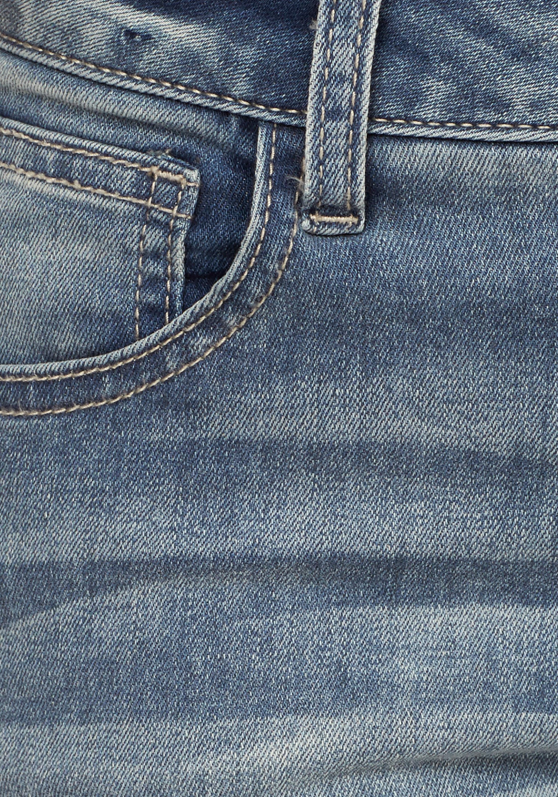Arizona Skinny-fit-Jeans »Ultra-Stretch«, extra-enger Beinverlauf, normale Leibhöhe, mit Eingrifftaschen