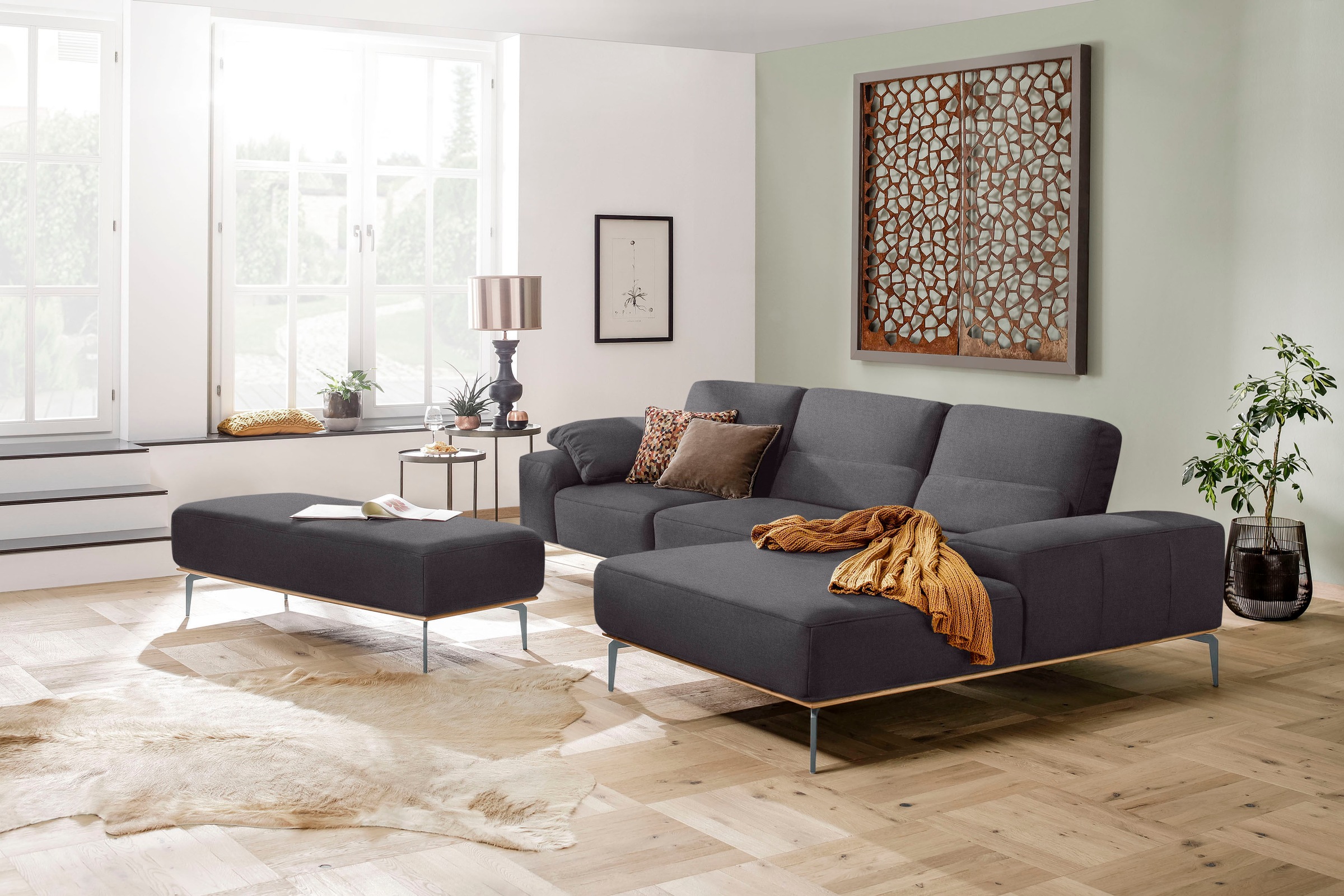 W.SCHILLIG Ecksofa »run, Designsofa mit tollem Sitzkomfort, bequem, L-Form«, mit elegantem Holzsockel, Füße in Silber matt, Breite 319 cm