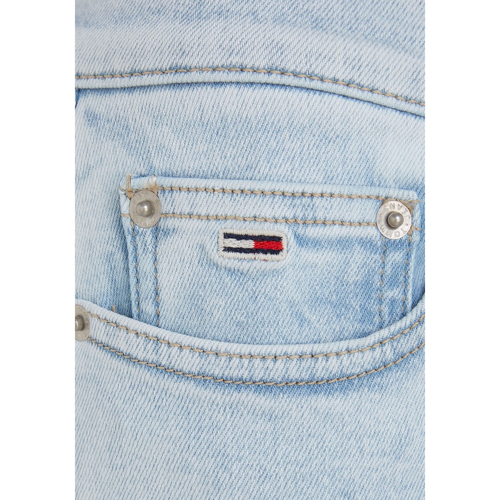 Tommy Jeans Skinny-fit-Jeans »Nora«, mit Tommy Jeans Label-Badge & Passe hinten