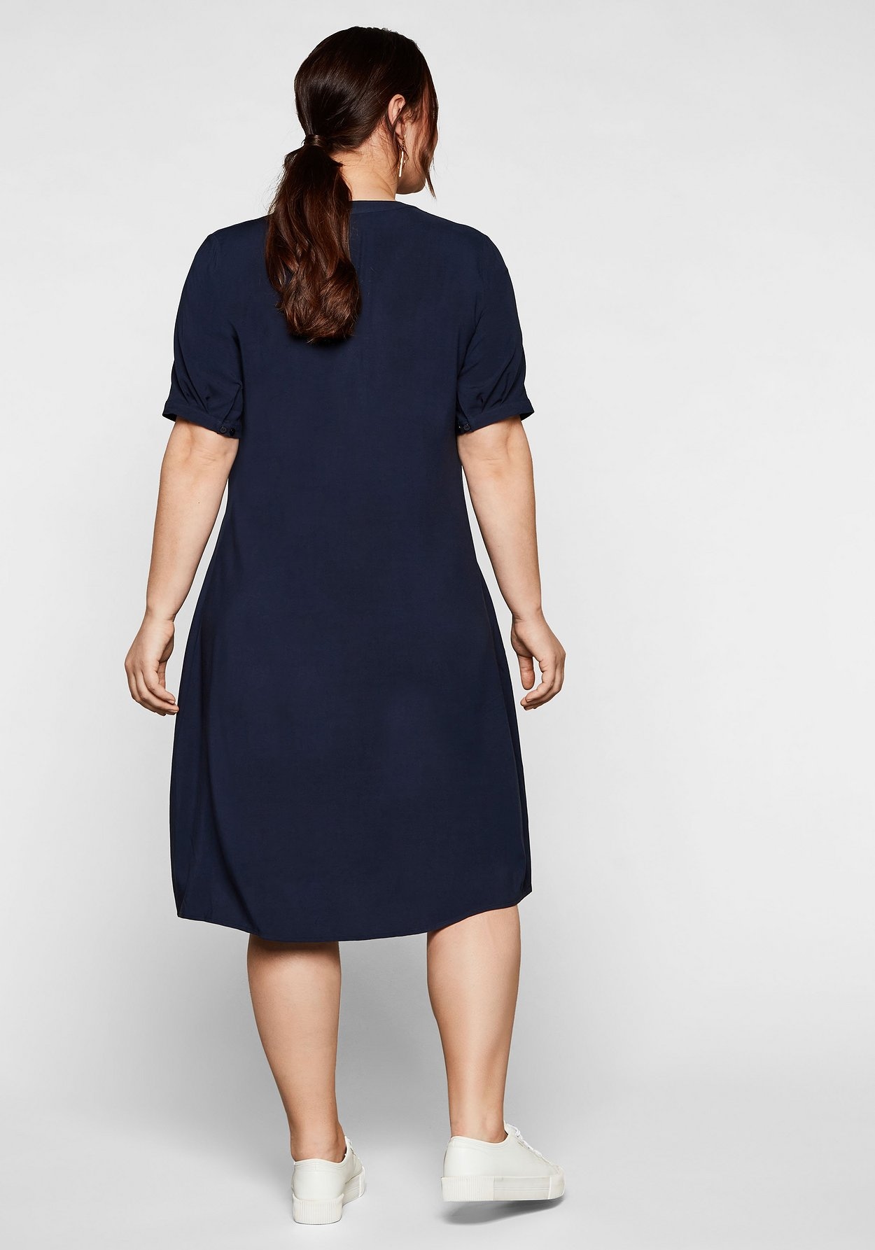 Sheego Sommerkleid »Kleid aus leichter Viskose, in A-Linie«