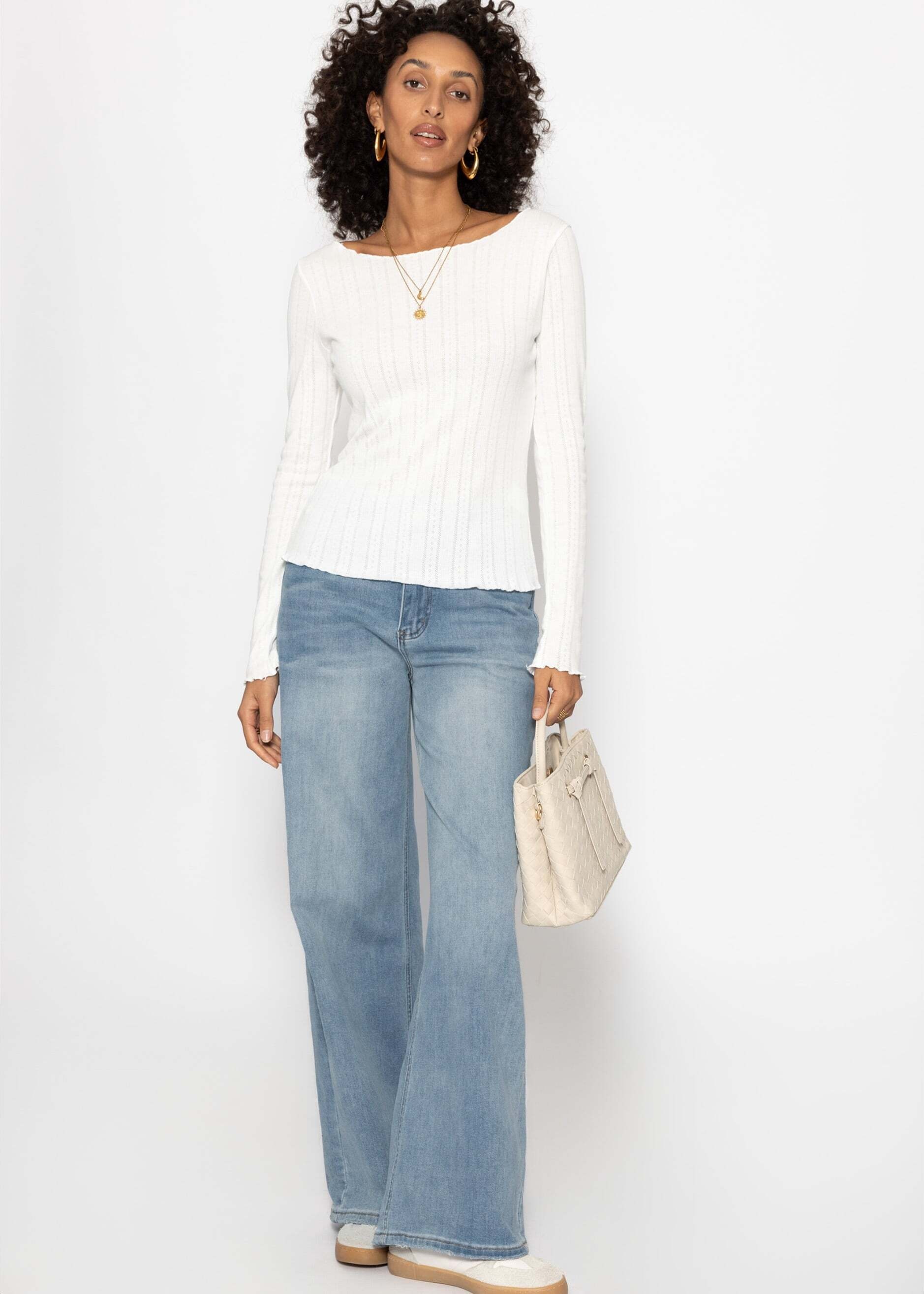 SASSYCLASSY Langarmshirt »Pointelle Langarmshirt« Feminines Top mit Lochmuster, gewelltem Saum und U-Boot Ausschnitt