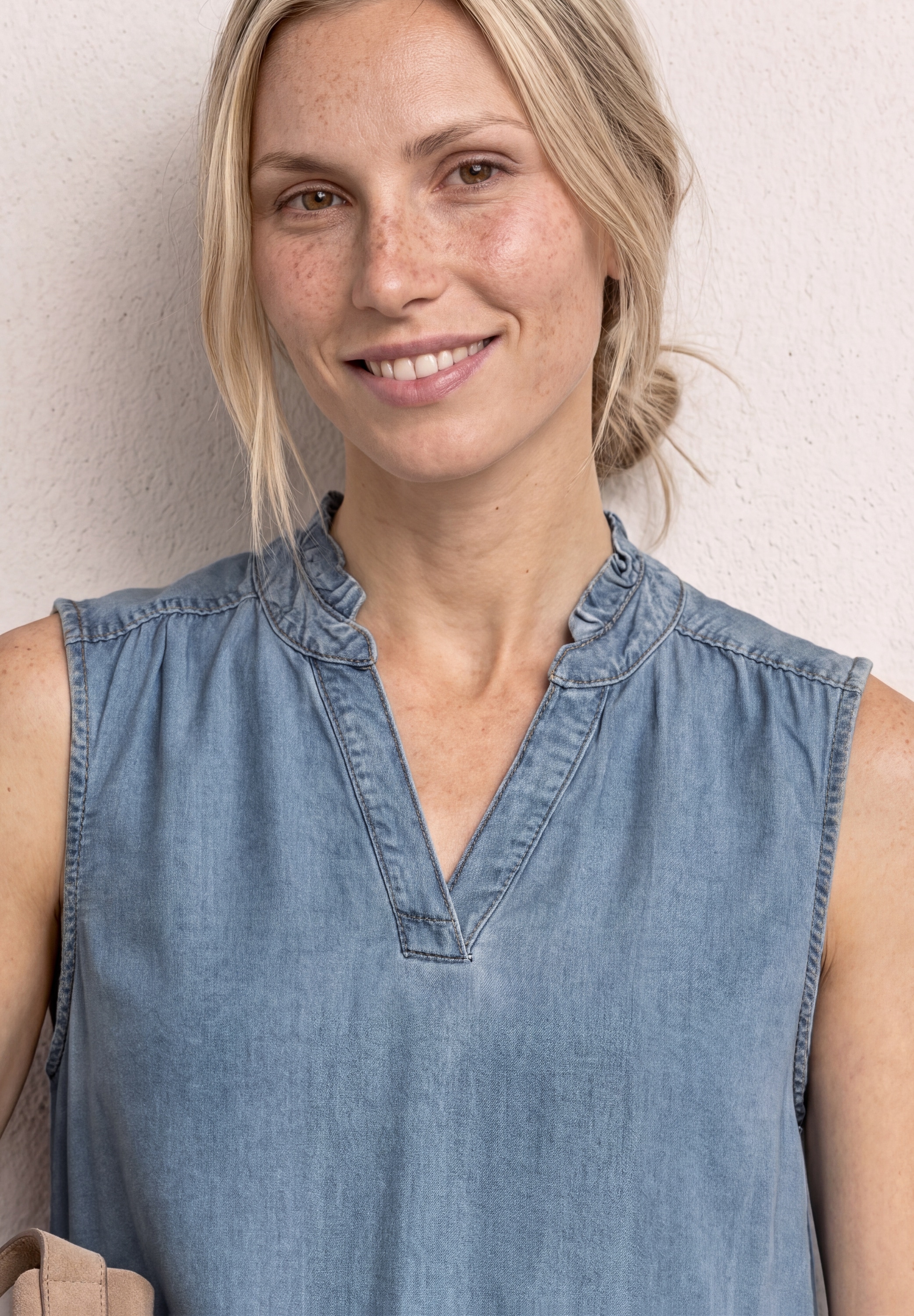 STREET ONE Blusentop Sommertop mit Rüschen im Denim-Look
