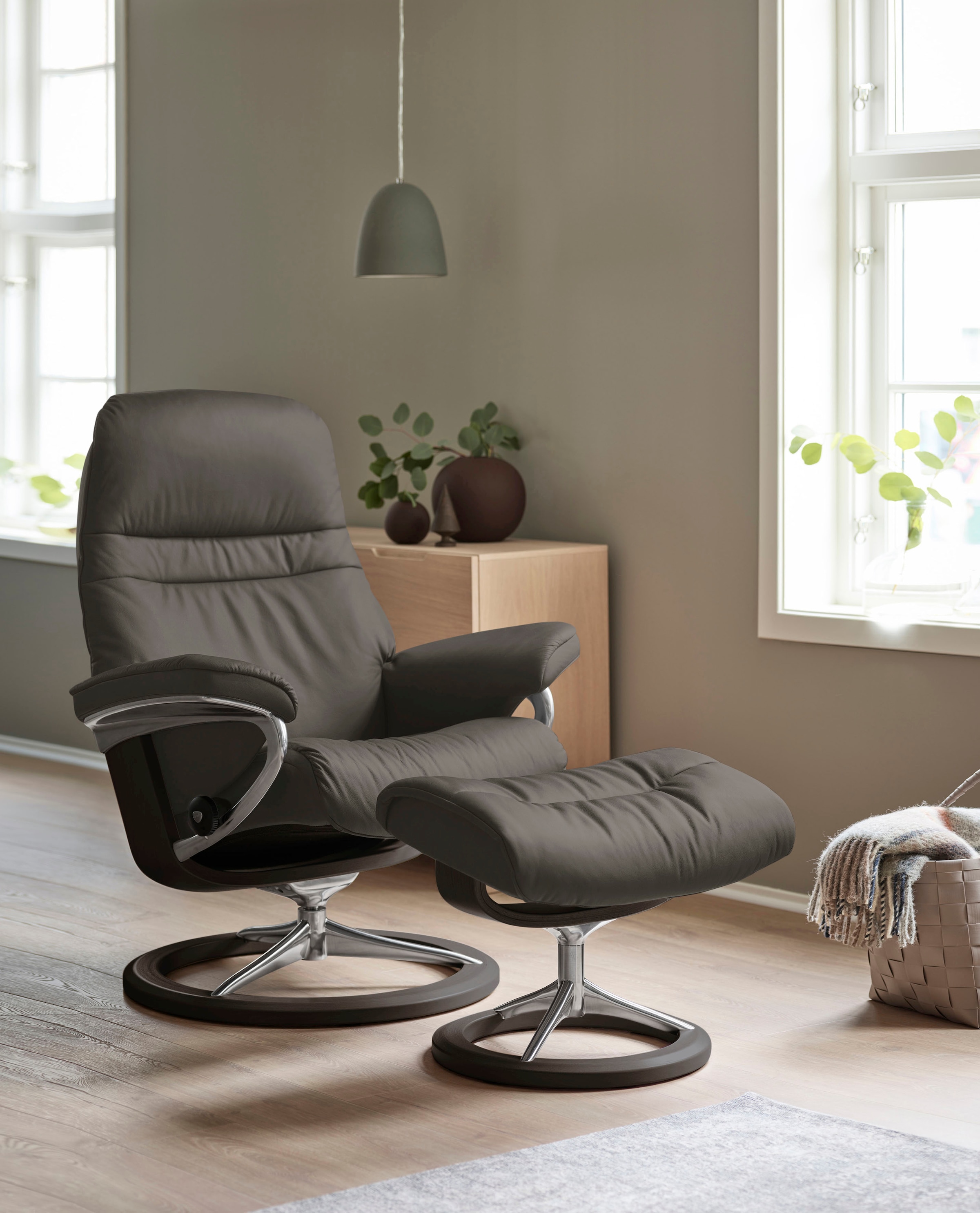 Stressless® Relaxsessel »Sunrise«, (Set, Relaxsessel mit Hocker), mit Signature Base, Größe S, Gestell Wenge