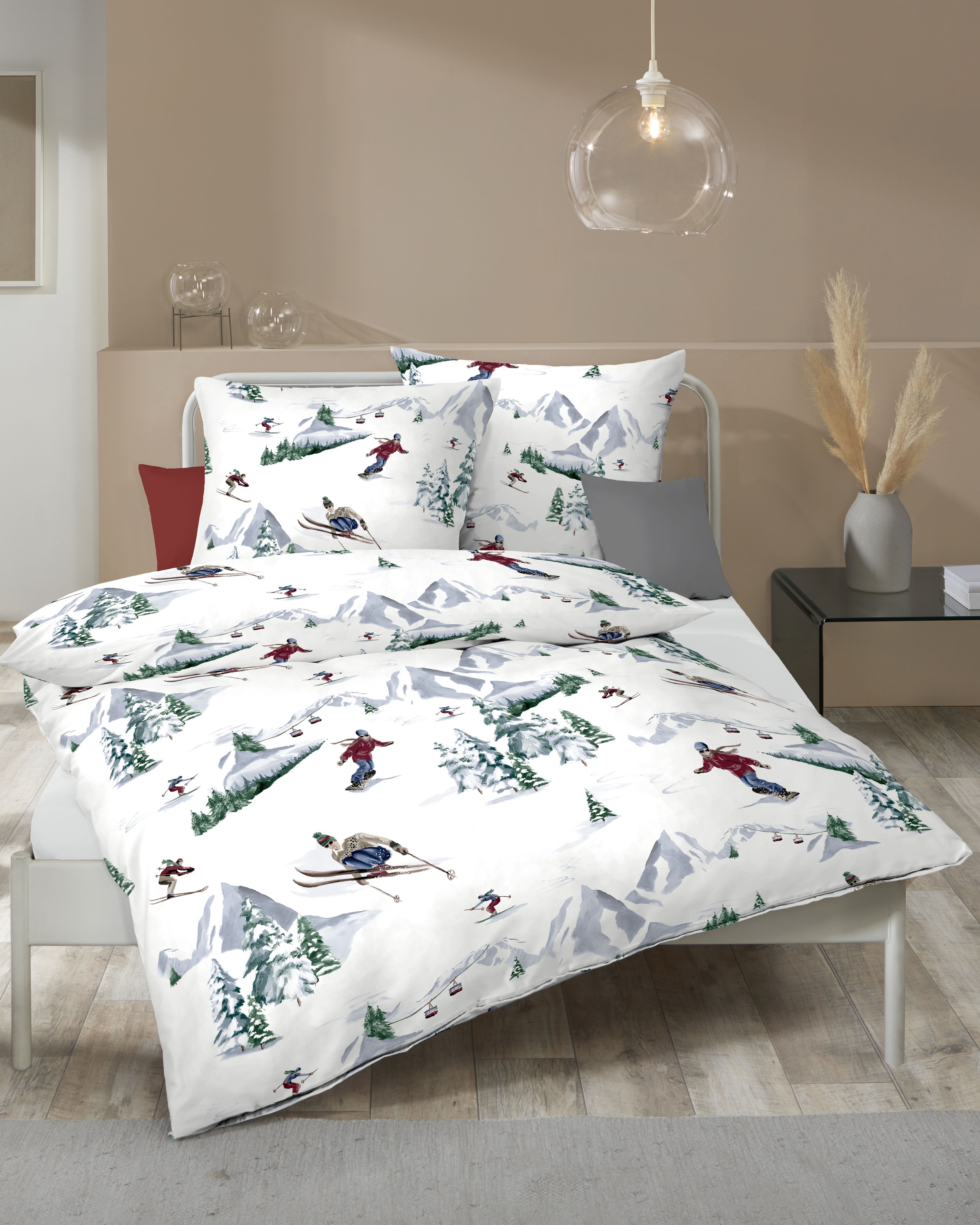 Kaeppel Bettwäsche »Alpin« 2 Stk. tlg. Mit Skifahrern in grün, Größe B/L: 80 cm x 80 cm