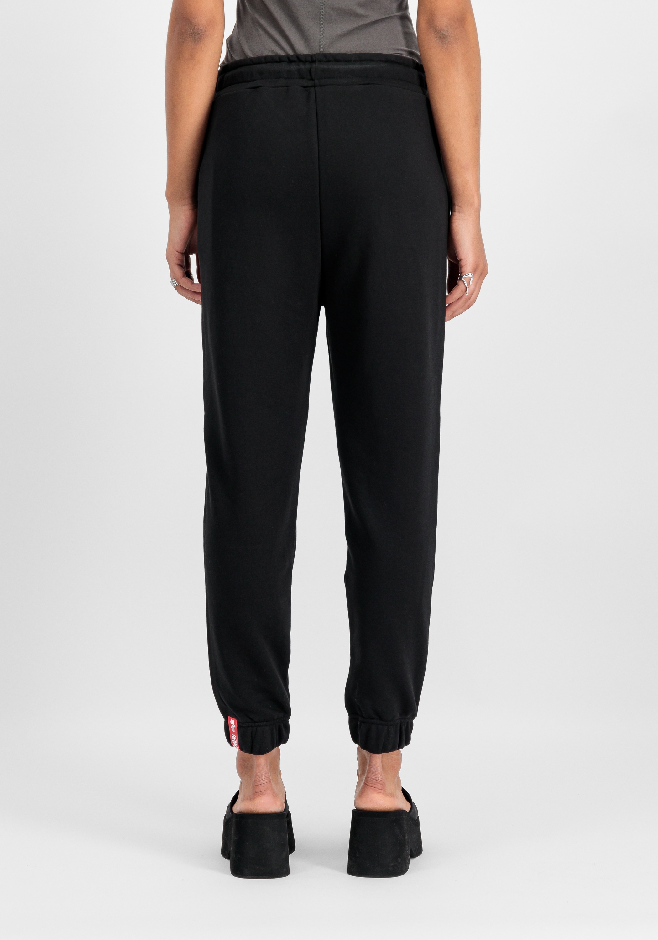 Alpha Industries Jogginghose »Alpha Industries Women - Jogger Basic Jogger Small Logo Wmn«