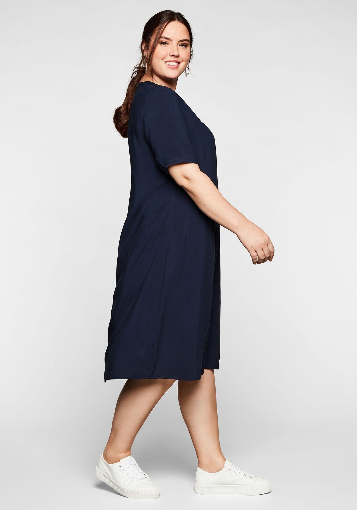 Sheego Sommerkleid »Kleid aus leichter Viskose, in A-Linie«
