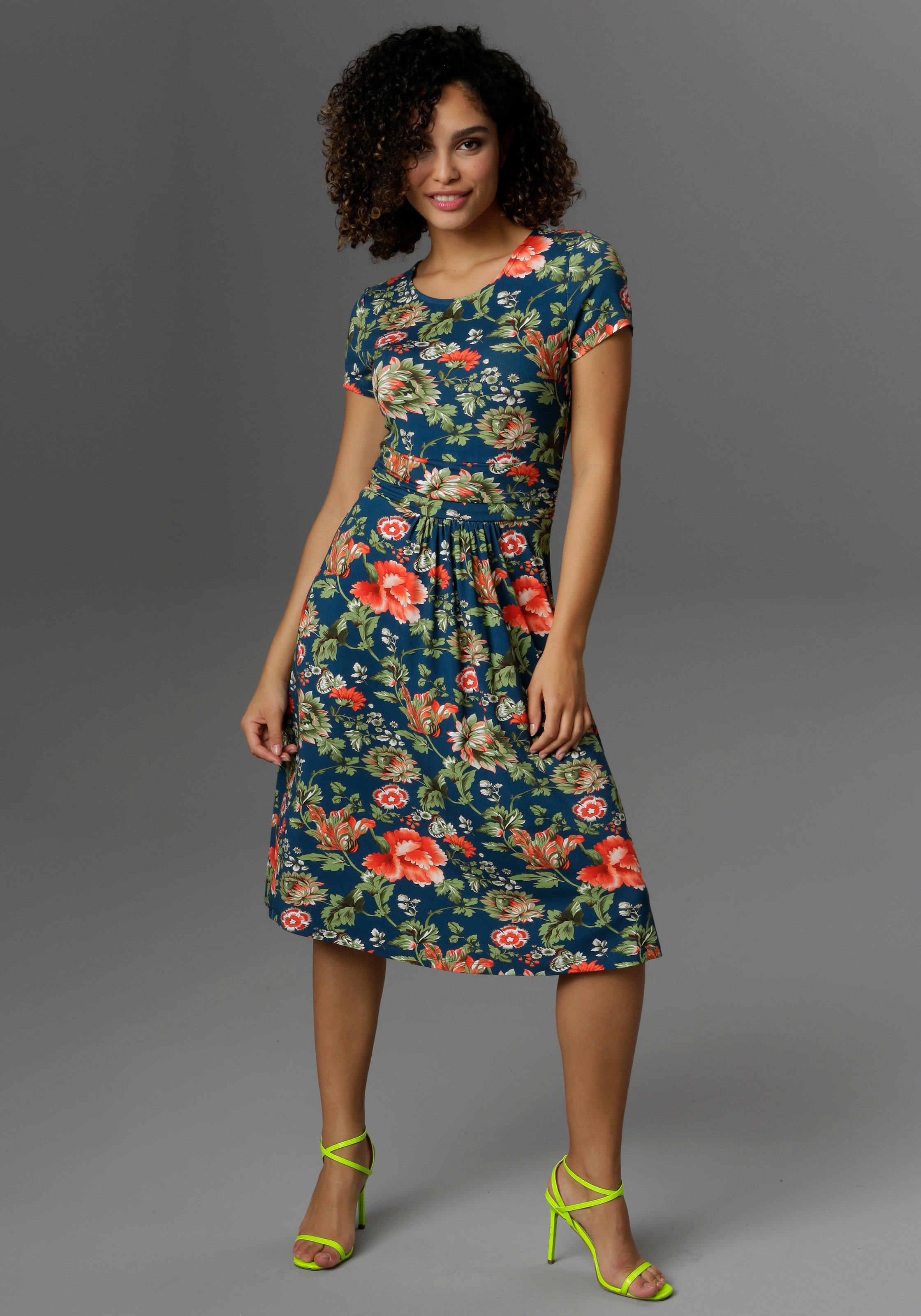 Aniston CASUAL Blumendruck Shop Online im OTTO Sommerkleid, farbenfrohem mit