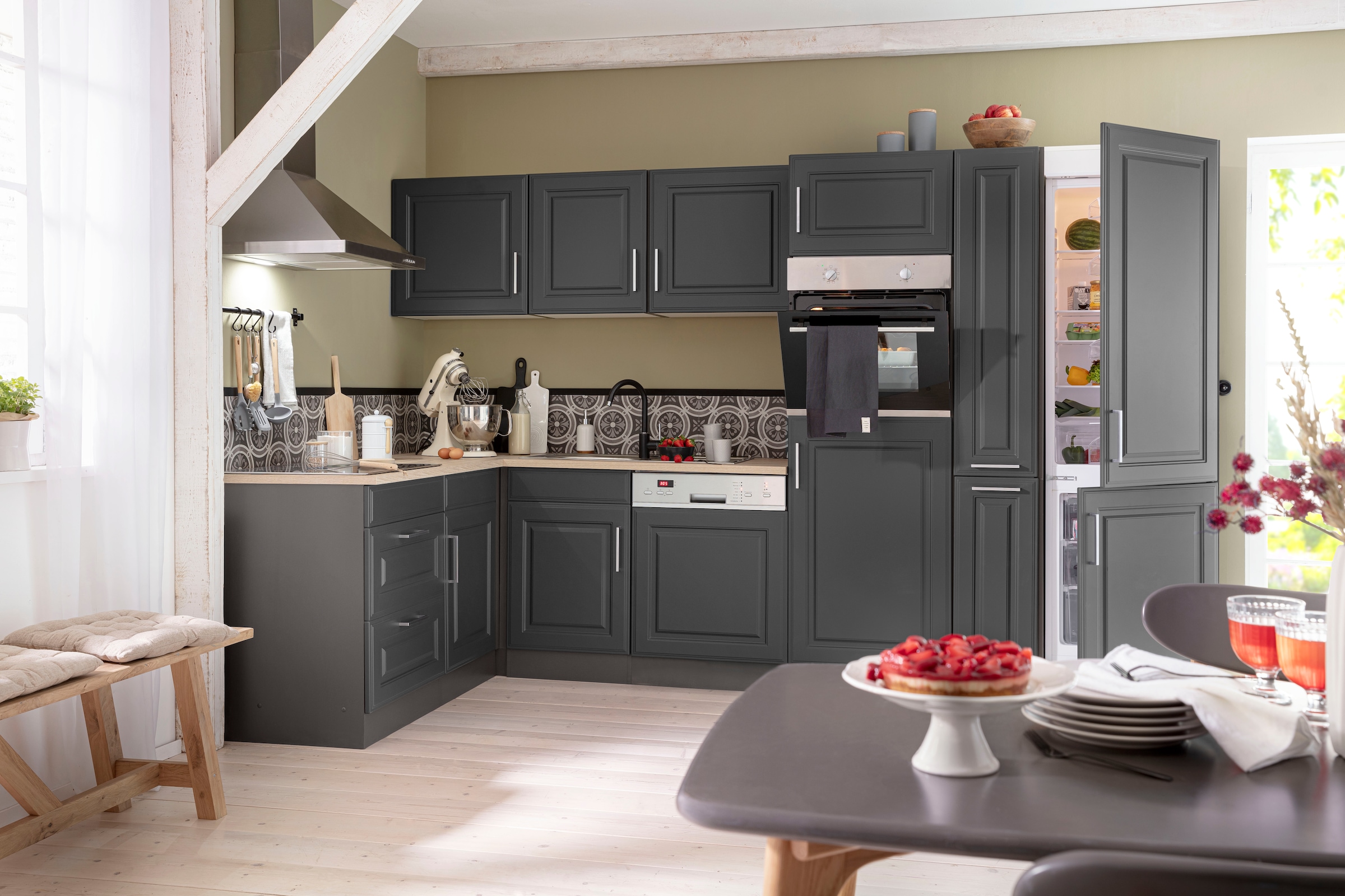 KOCHSTATION Winkelküche »KS-Stockholm – Küche mit hochwertiger und detailreicher Landhausfront« Stellbreite 320x170 cm, wahlweise mit E-Geräten, MDF-Fronten