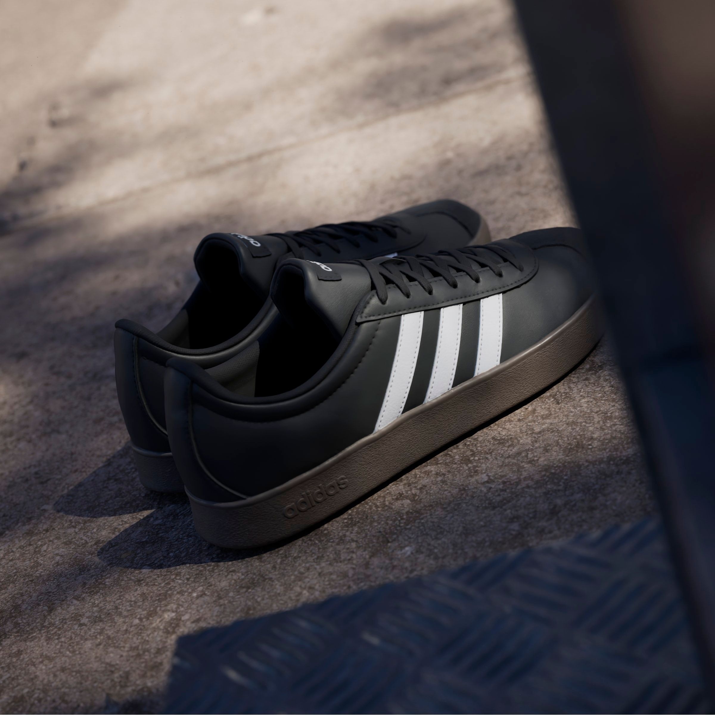 adidas Sportswear Sneaker »VL COURT BASE«, Design auf den Spuren des adidas Samba