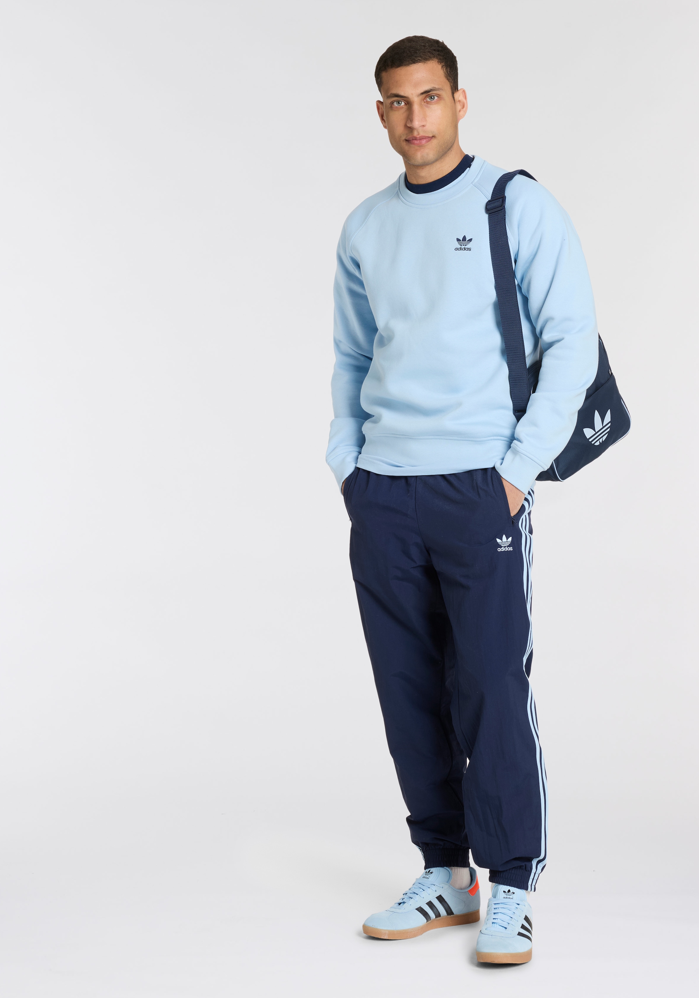 adidas Originals Sweatshirt »ESS CREW«, Essentials Pullover, weiche Innenseite