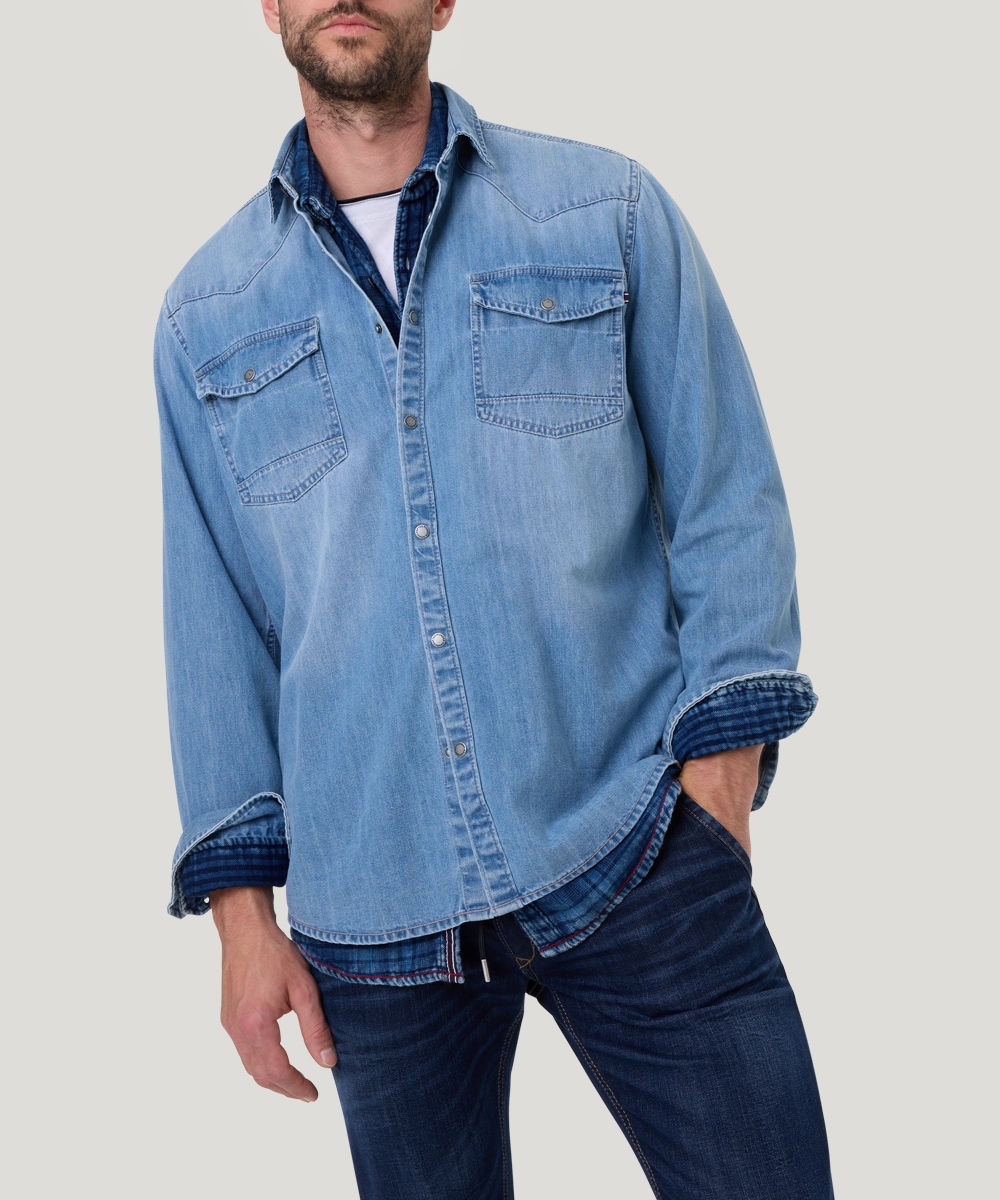 Pioneer Authentic Jeans Jeanshemd, mit Brusttaschen, in blauer Waschung