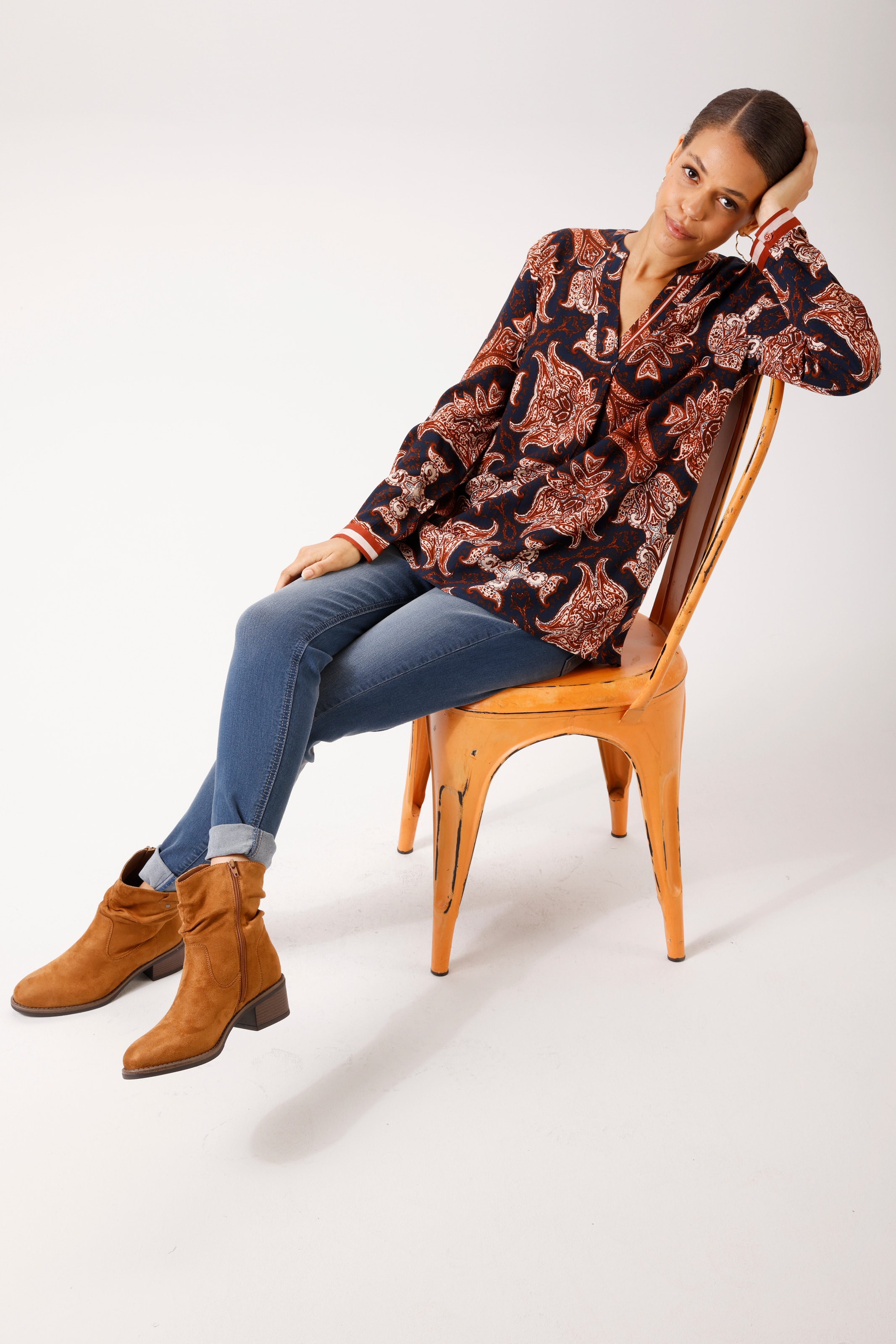 Aniston CASUAL Schlupfbluse mit fantasievollen Ornamenten bedruckt - NEUE KOLLEKTION